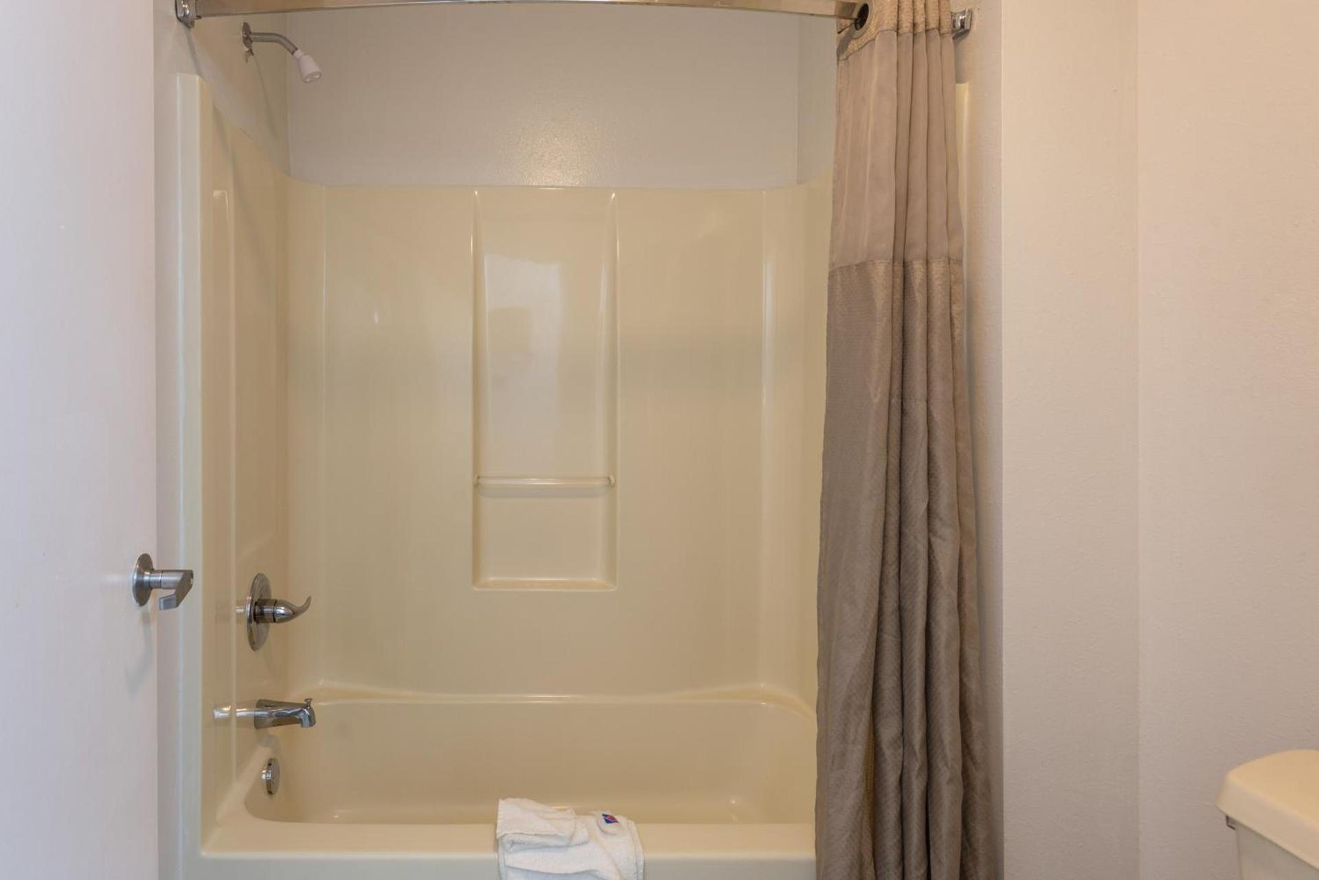 Motel 6-Albany, GA photo 2