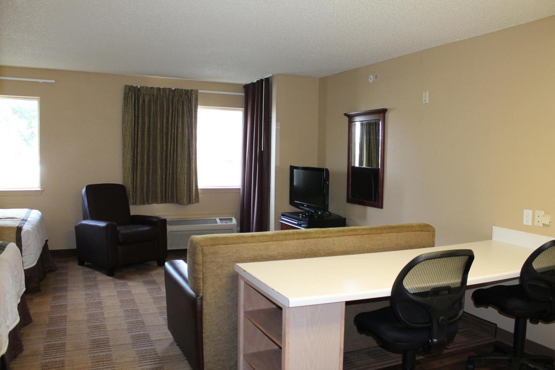 Extended Stay America Suites - Houston - Katy Freeway - Energy Corridor photo 9