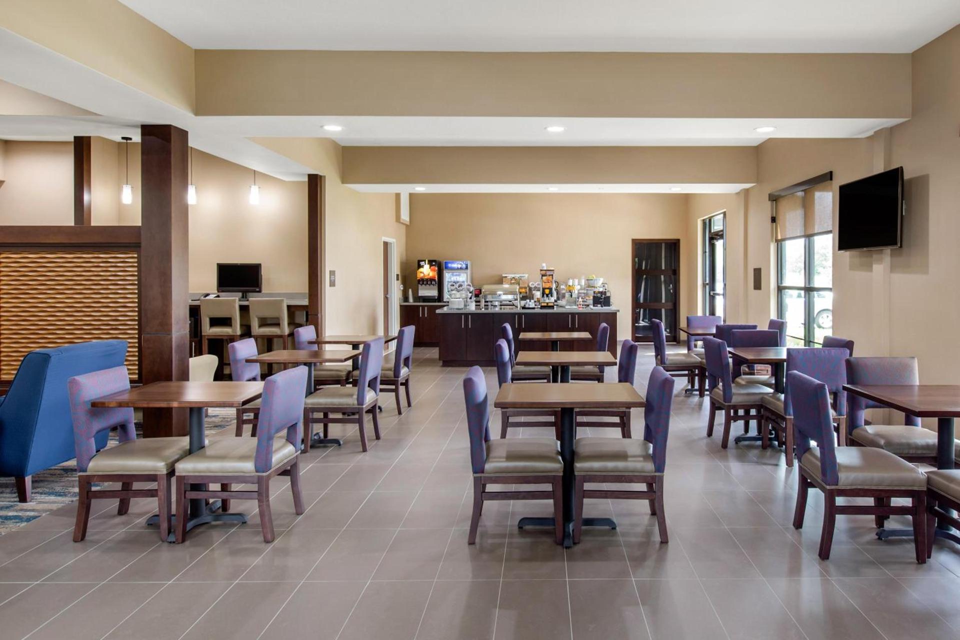 Comfort Suites - South Austin photo 17