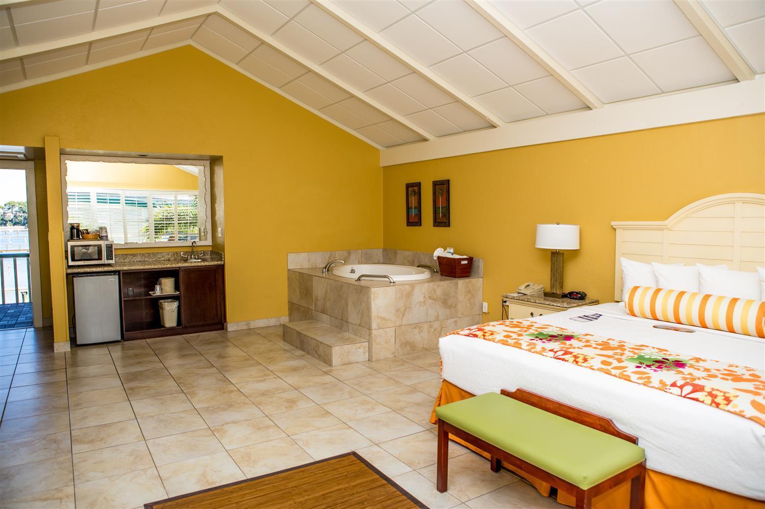 Best Western Plus Yacht Harbor Inn photo 39