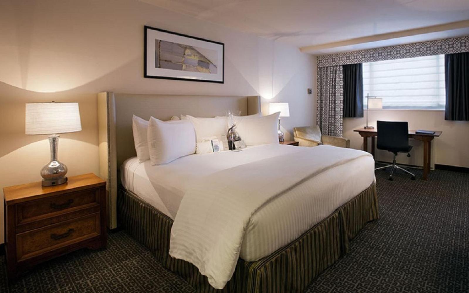 State Plaza Hotel photo 4