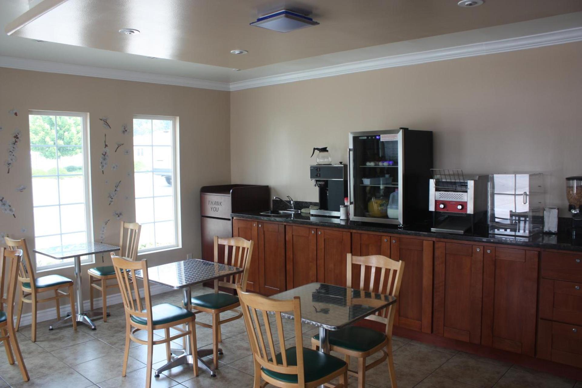 Value Inn & Suites photo 19