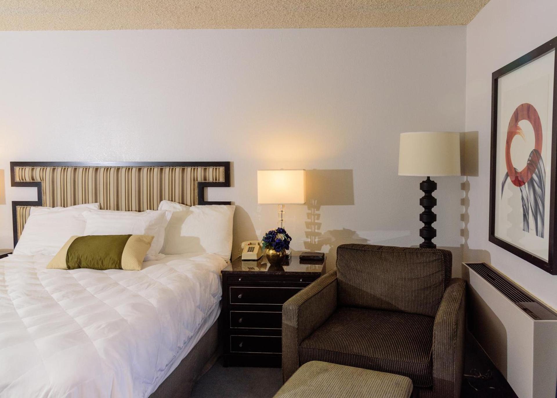 Red Roof Inn Ridgecrest photo 18