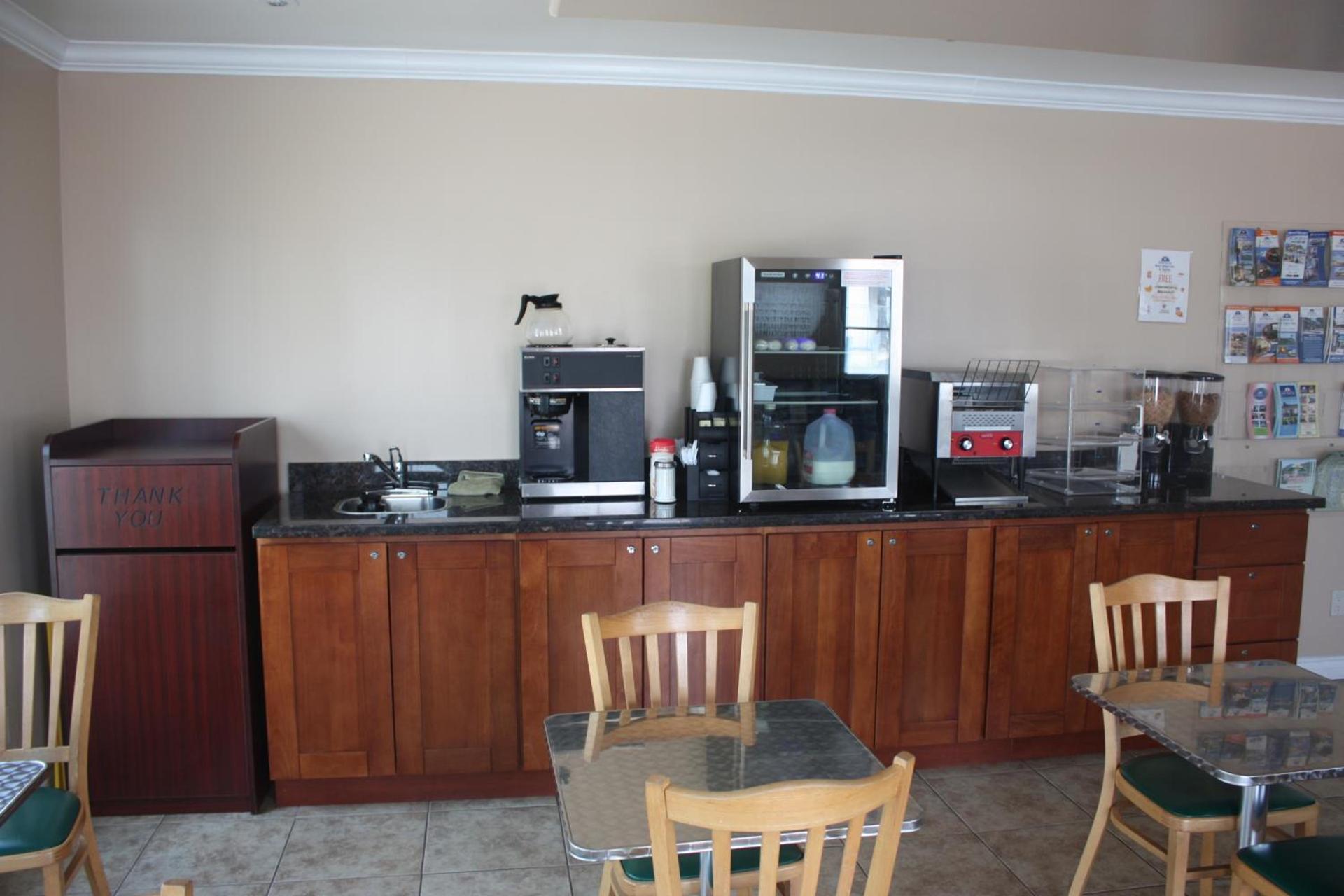Value Inn & Suites photo 18
