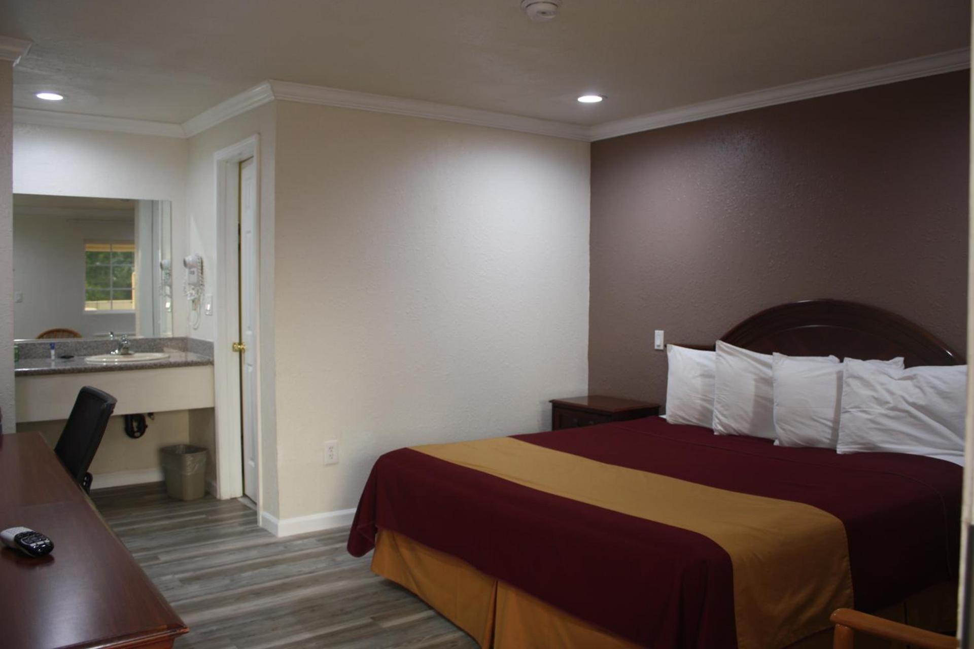 Value Inn & Suites photo 13