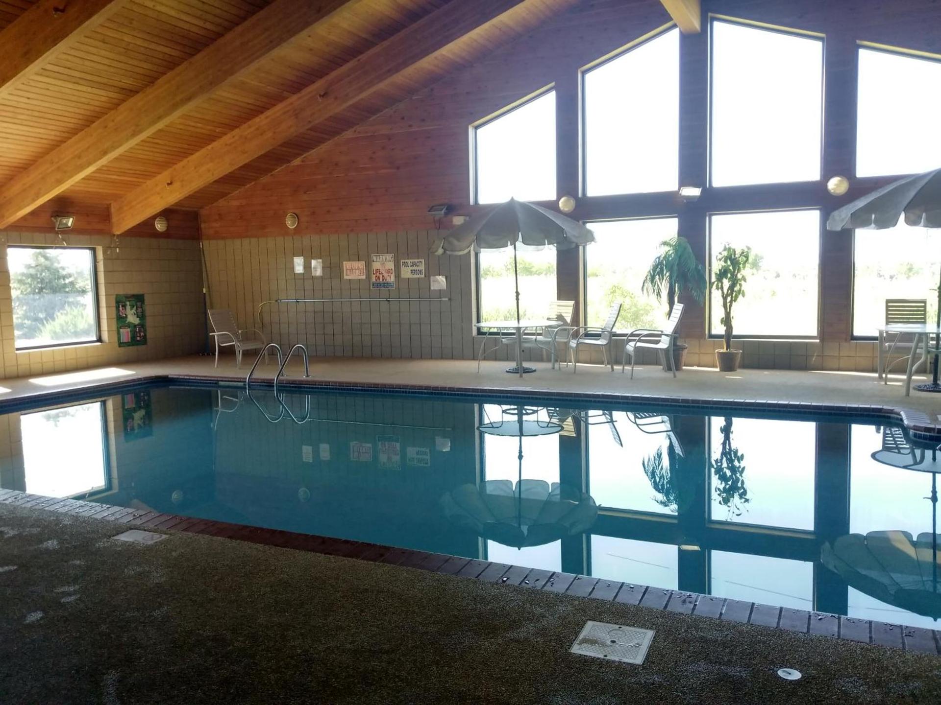 Madelia Hotel & Suites photo 42