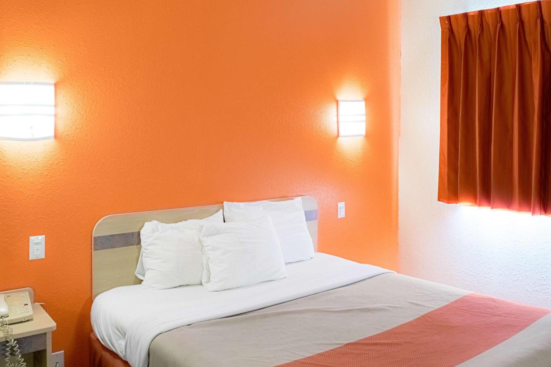 Motel 6-Seymour, IN - North photo 13