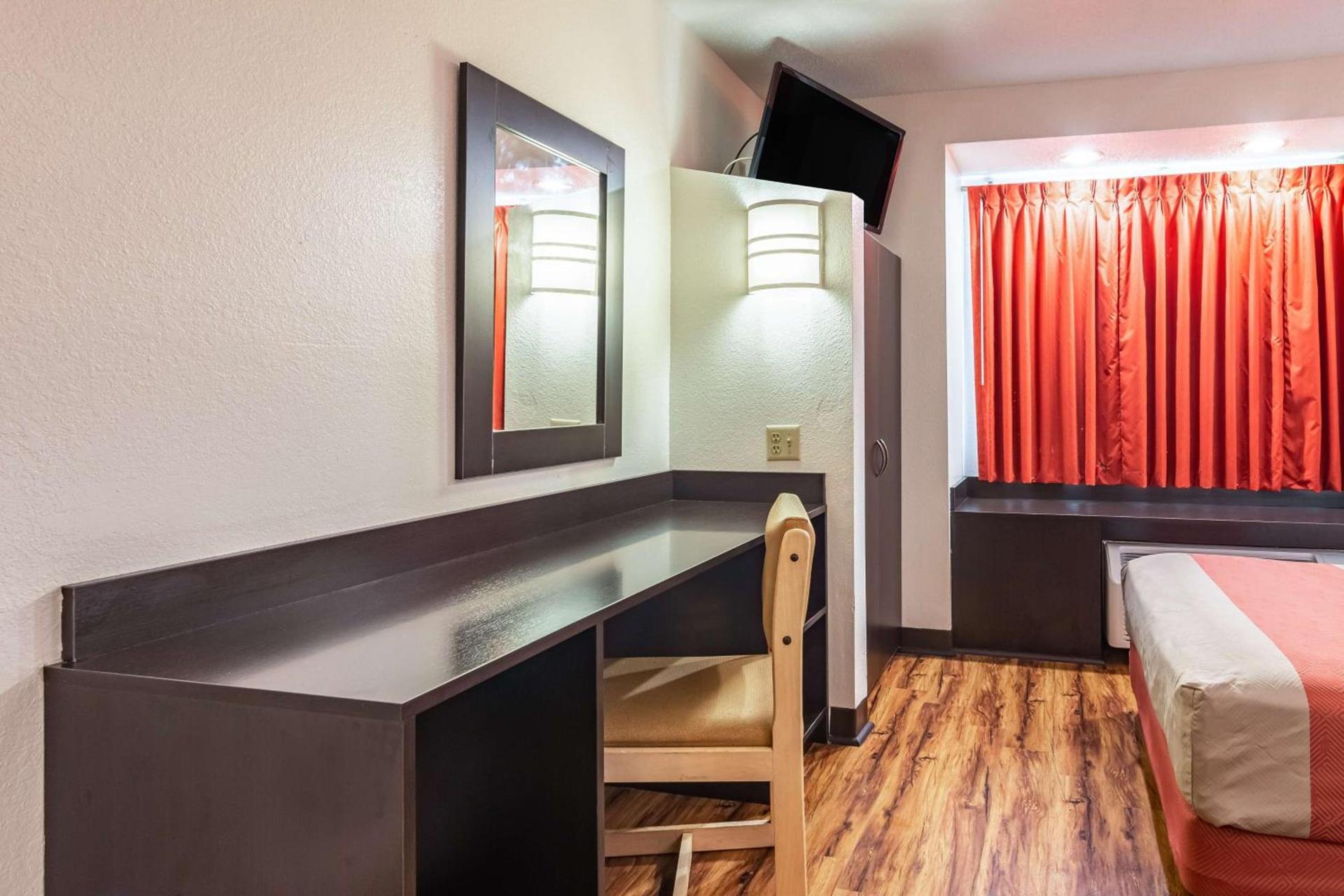 Motel 6 Chattanooga Downtown photo 14