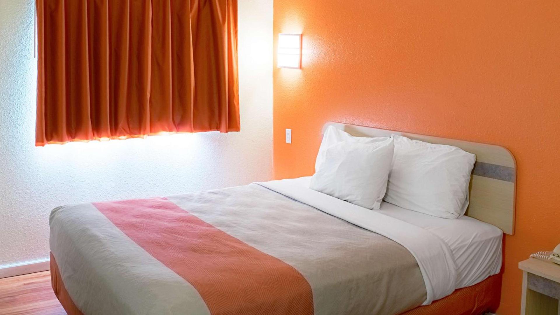 Motel 6-Seymour, IN - North photo 15