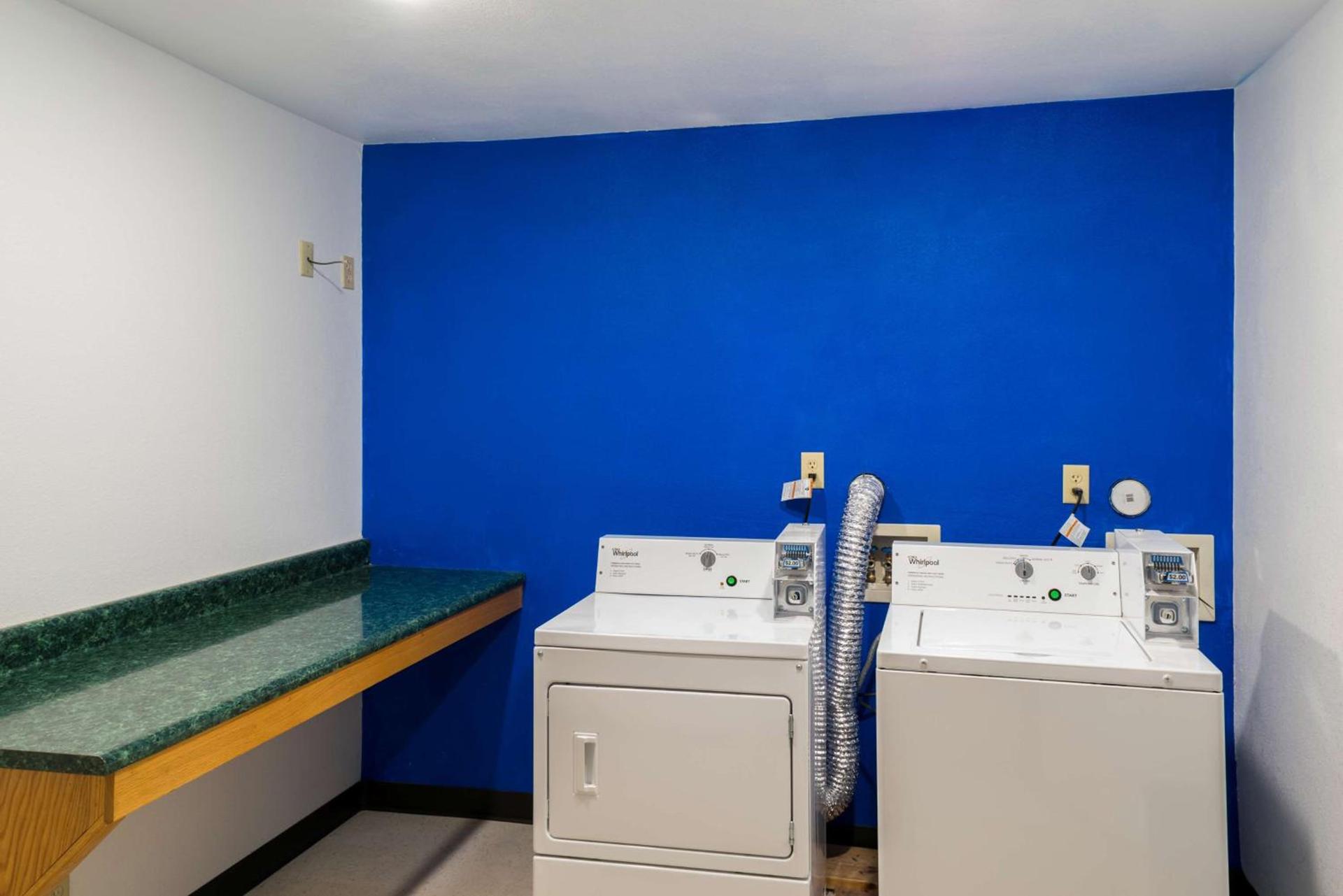 Motel 6-Richmond, IN photo 31