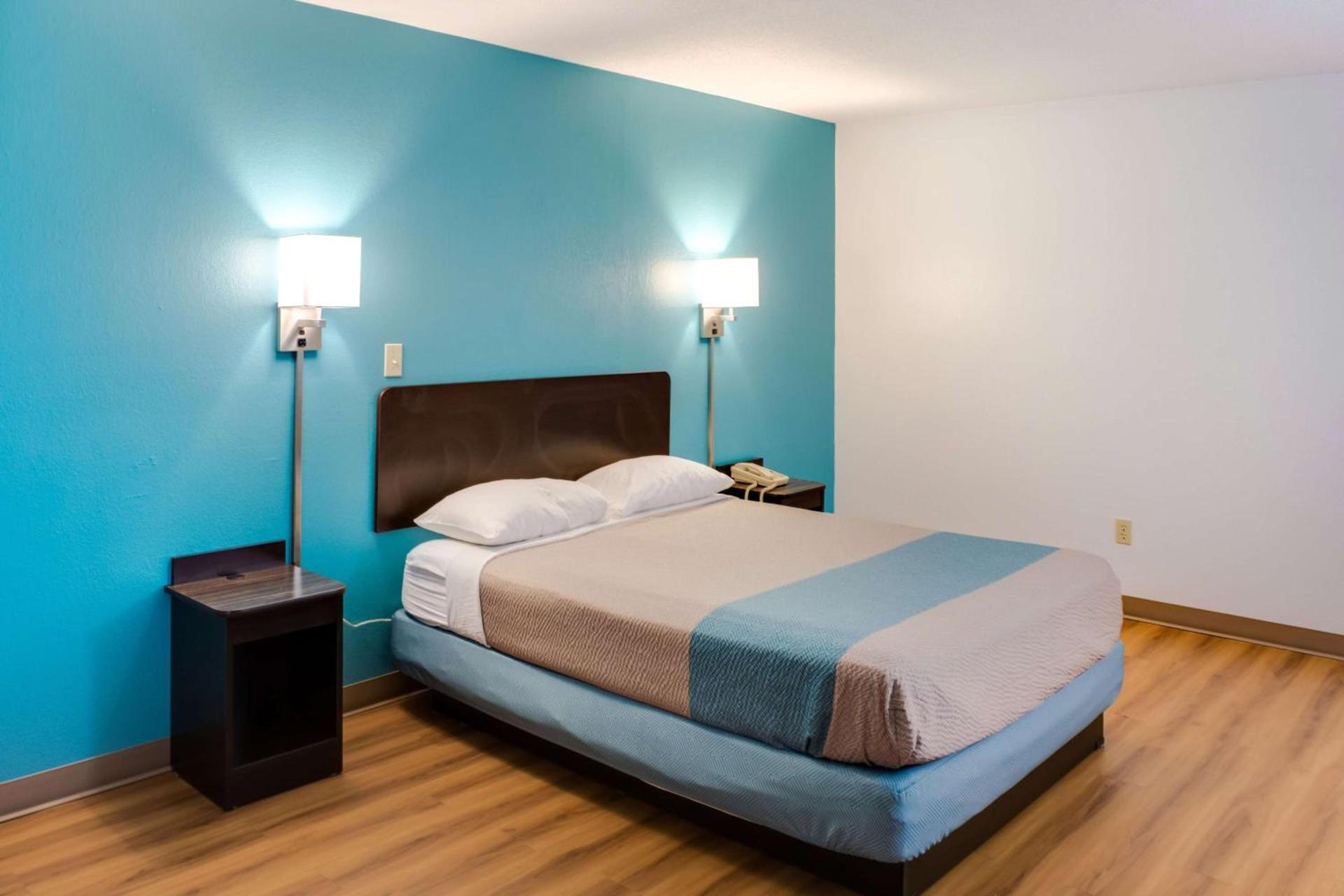 Motel 6-Richmond, IN photo 15