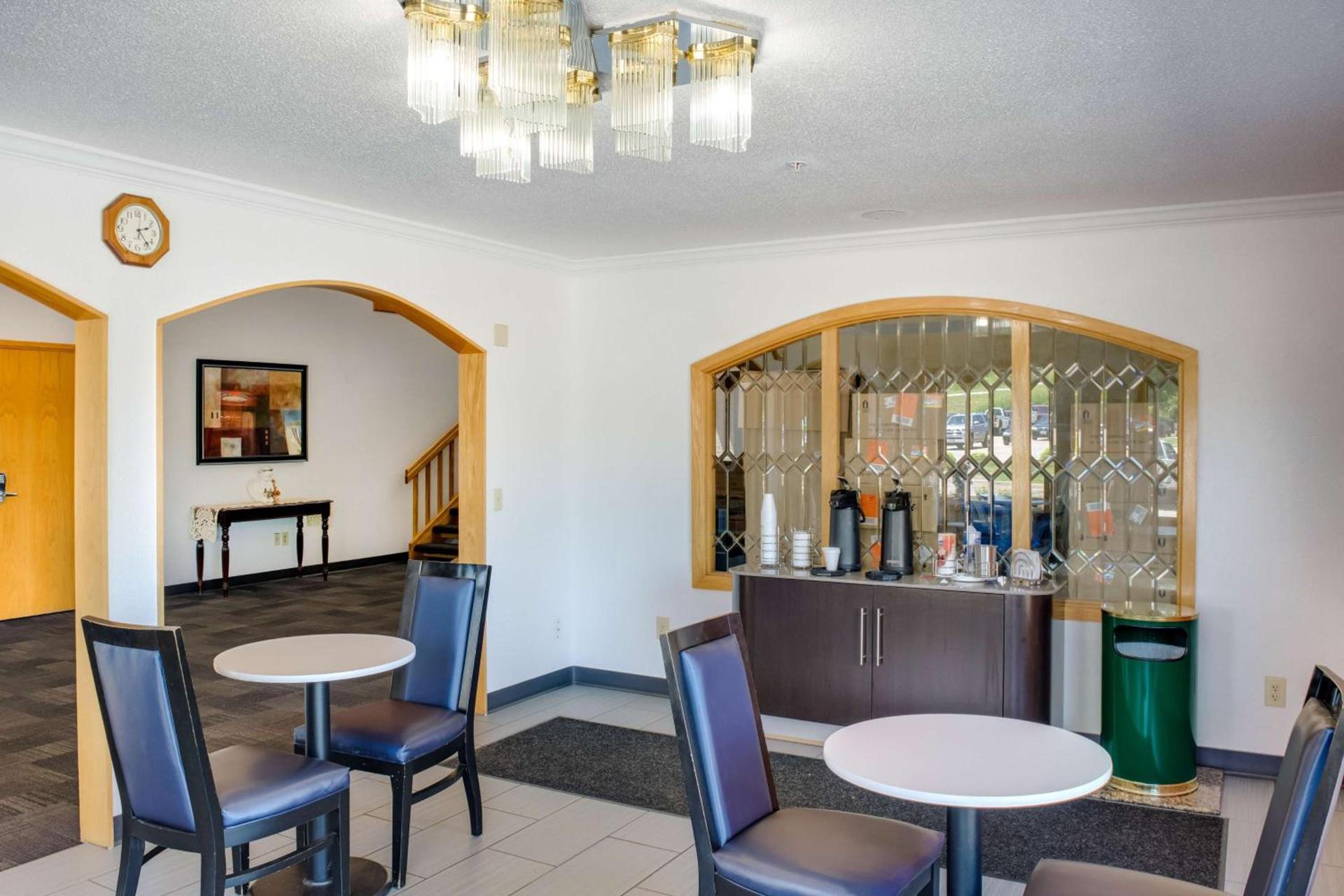 Motel 6-Richmond, IN photo 24