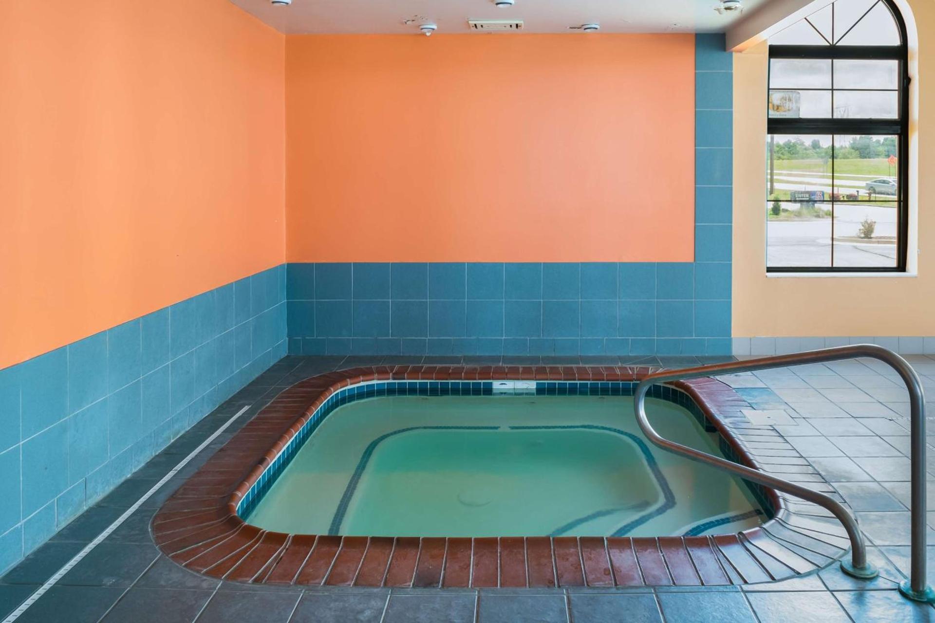 Motel 6-Richmond, IN photo 8