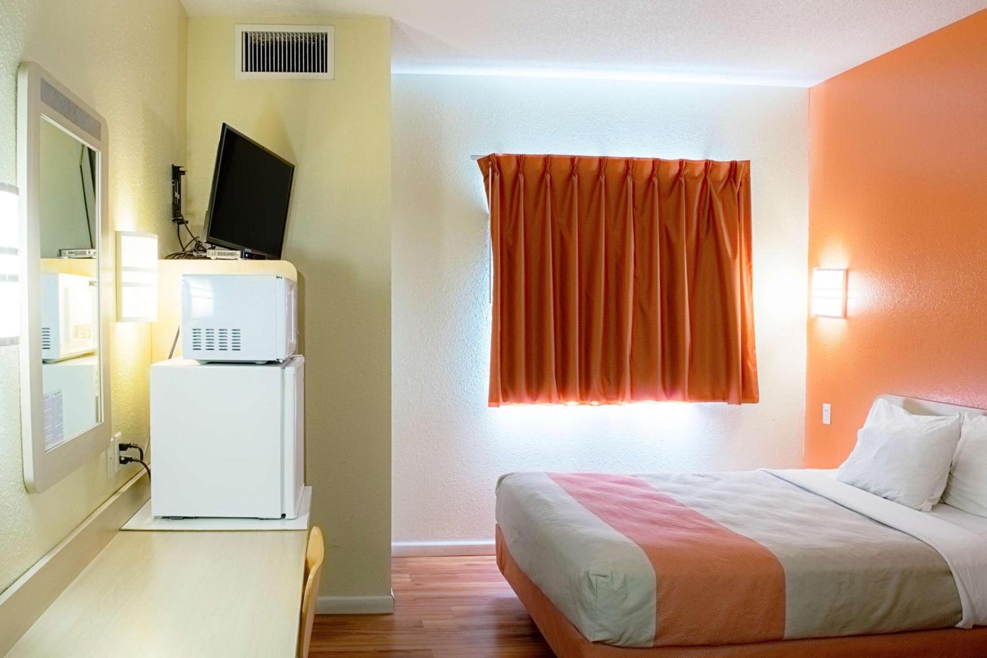 Motel 6-Seymour, IN - North photo 14