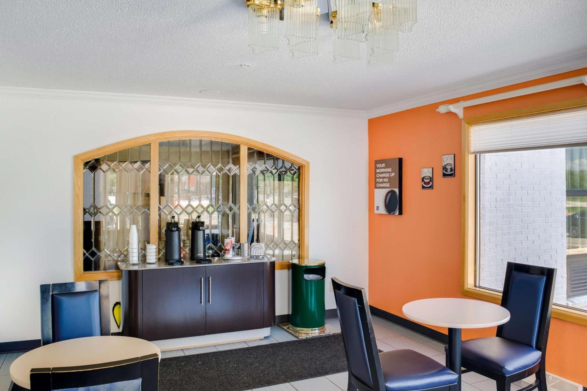 Motel 6-Richmond, IN photo 25