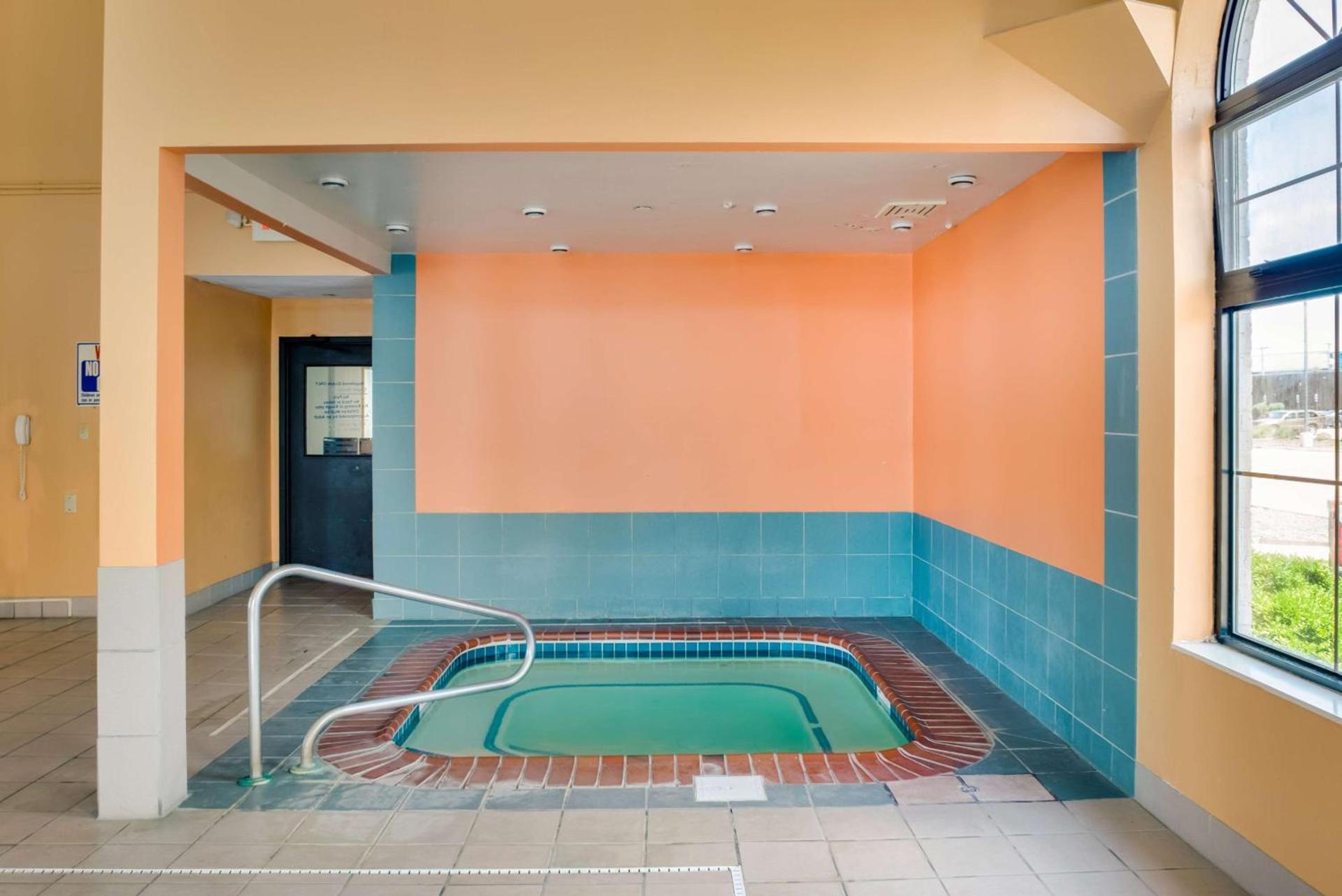 Motel 6-Richmond, IN photo 6