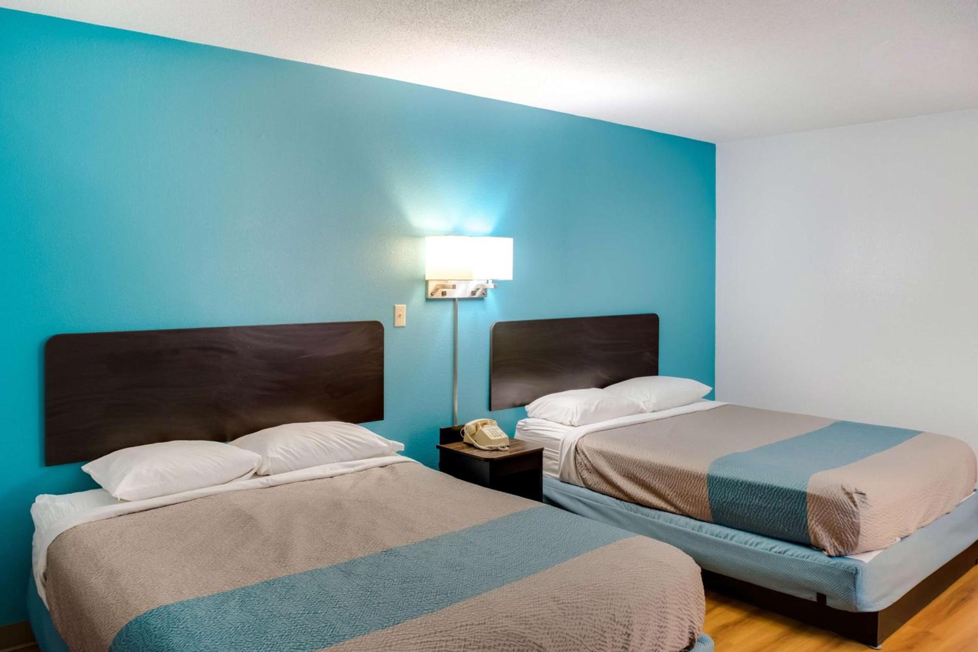 Motel 6-Richmond, IN photo 12