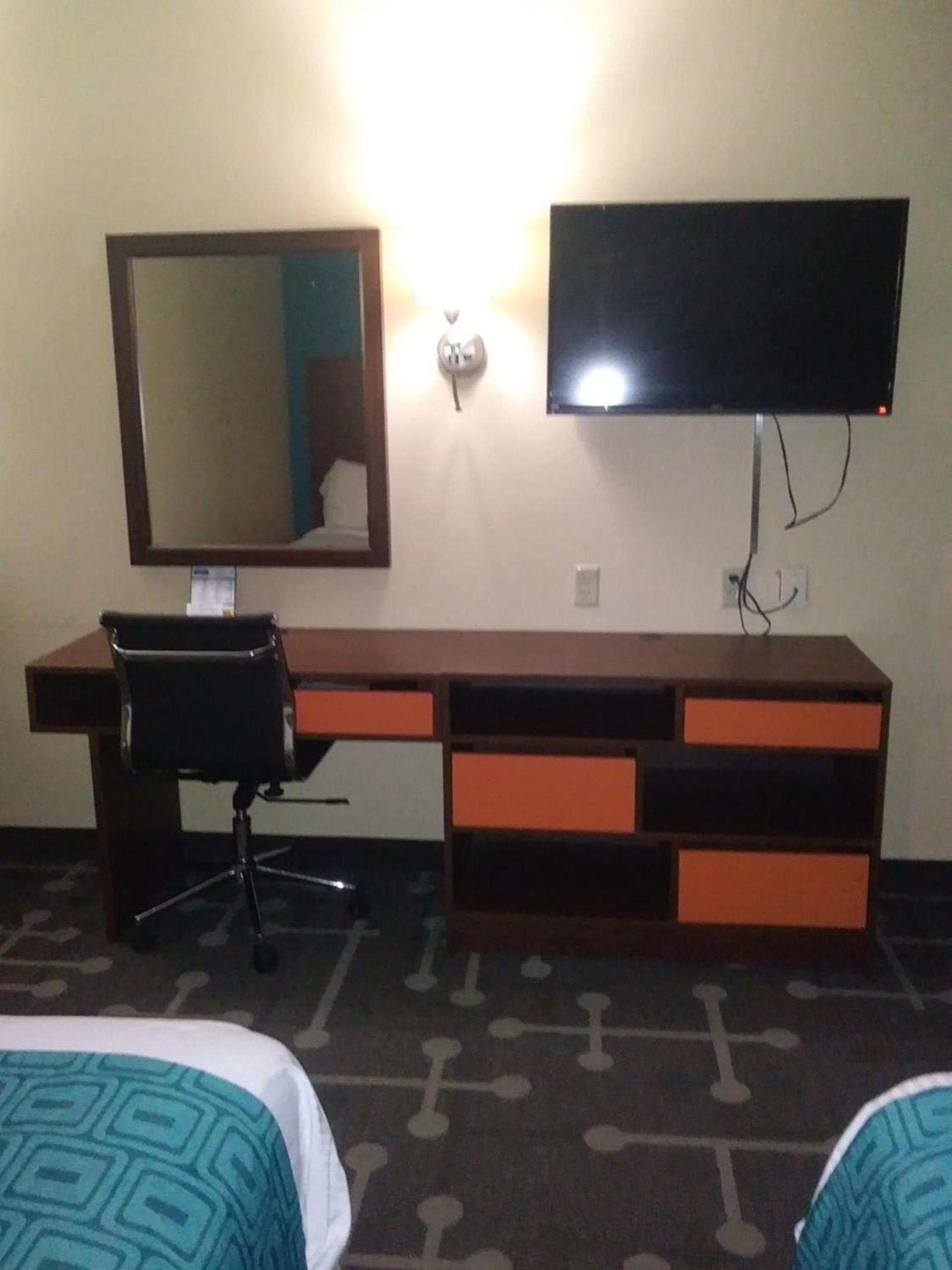Howard Johnson by Wyndham Athens photo 39