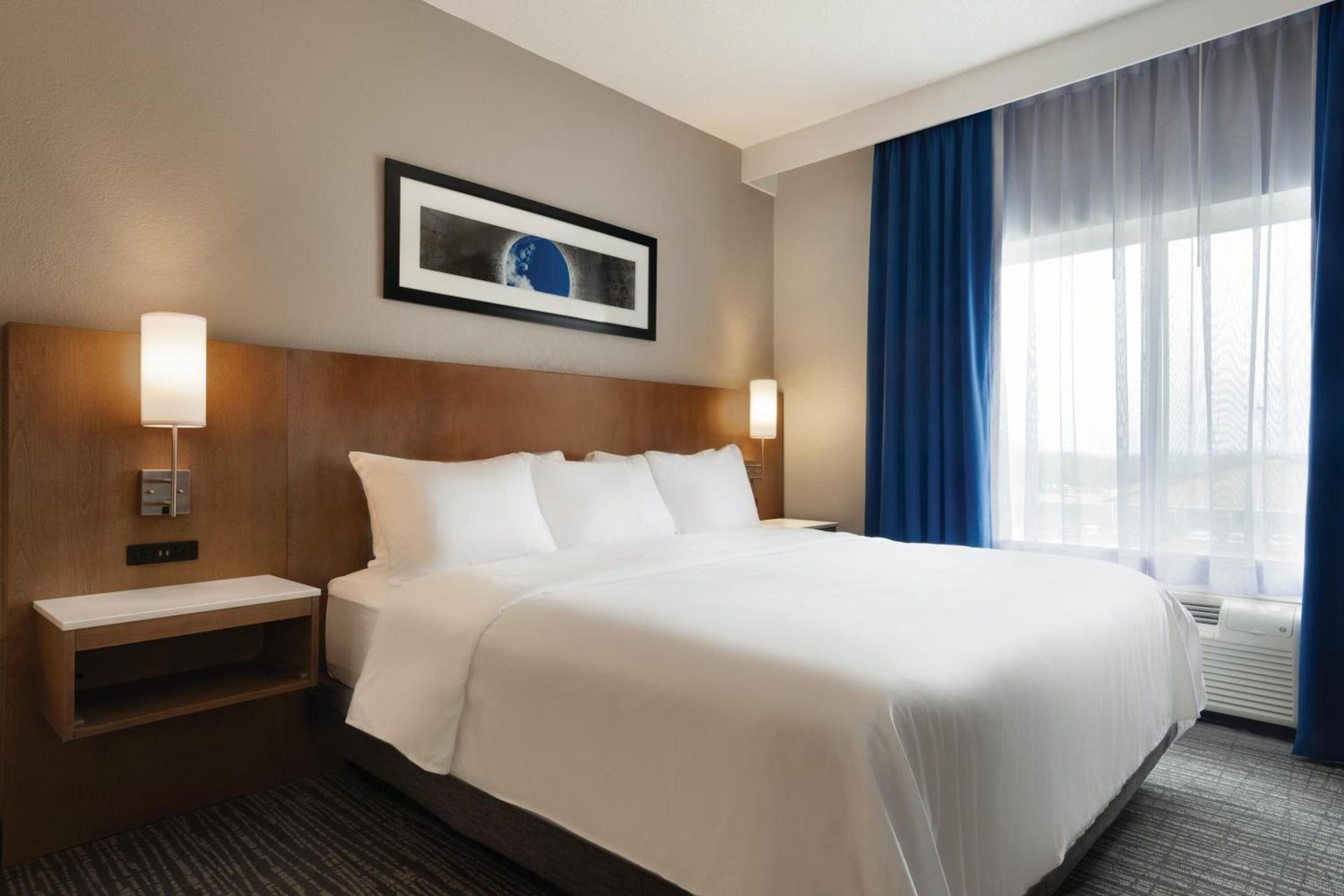 Spark By Hilton Ames photo 28