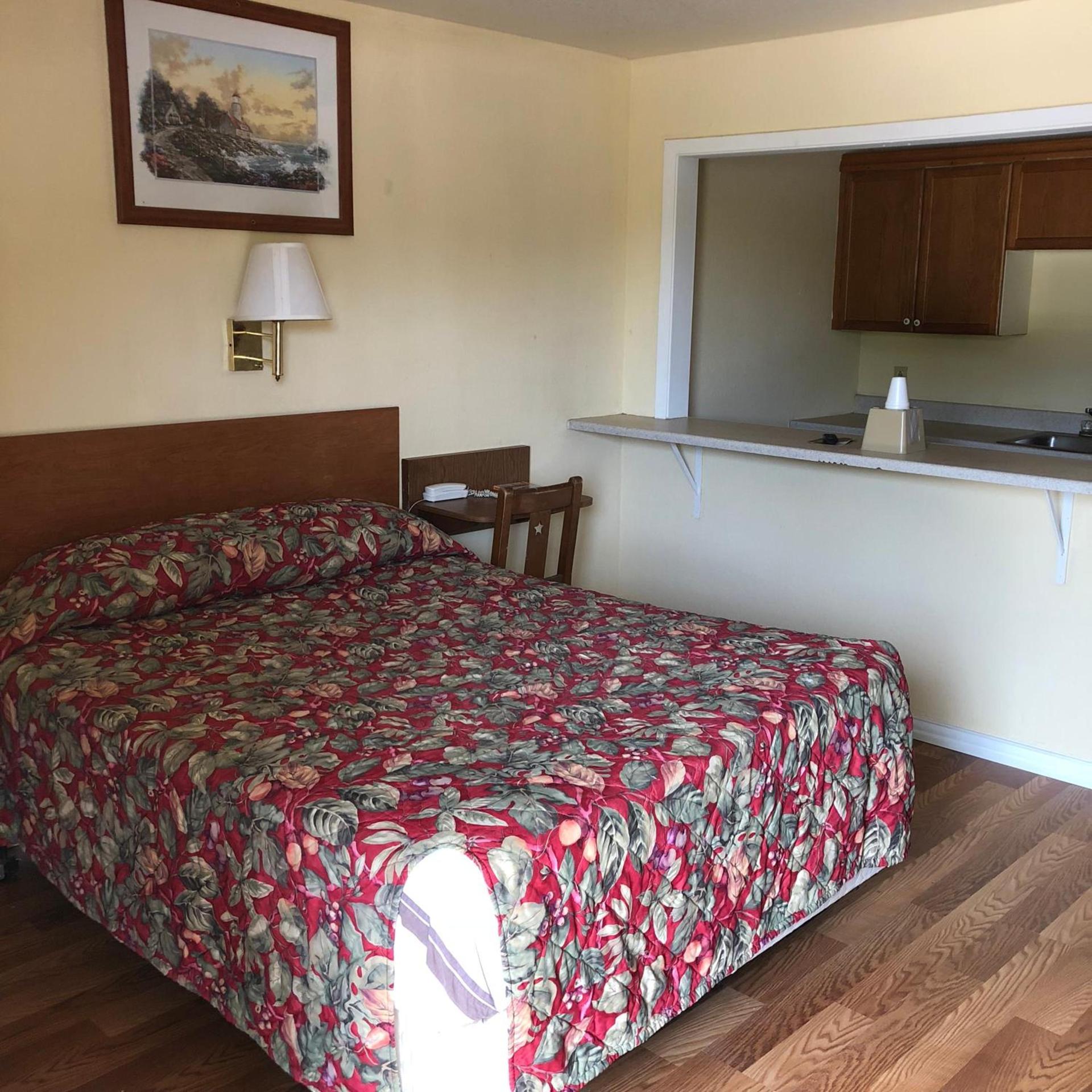 Country Host Inn photo 13