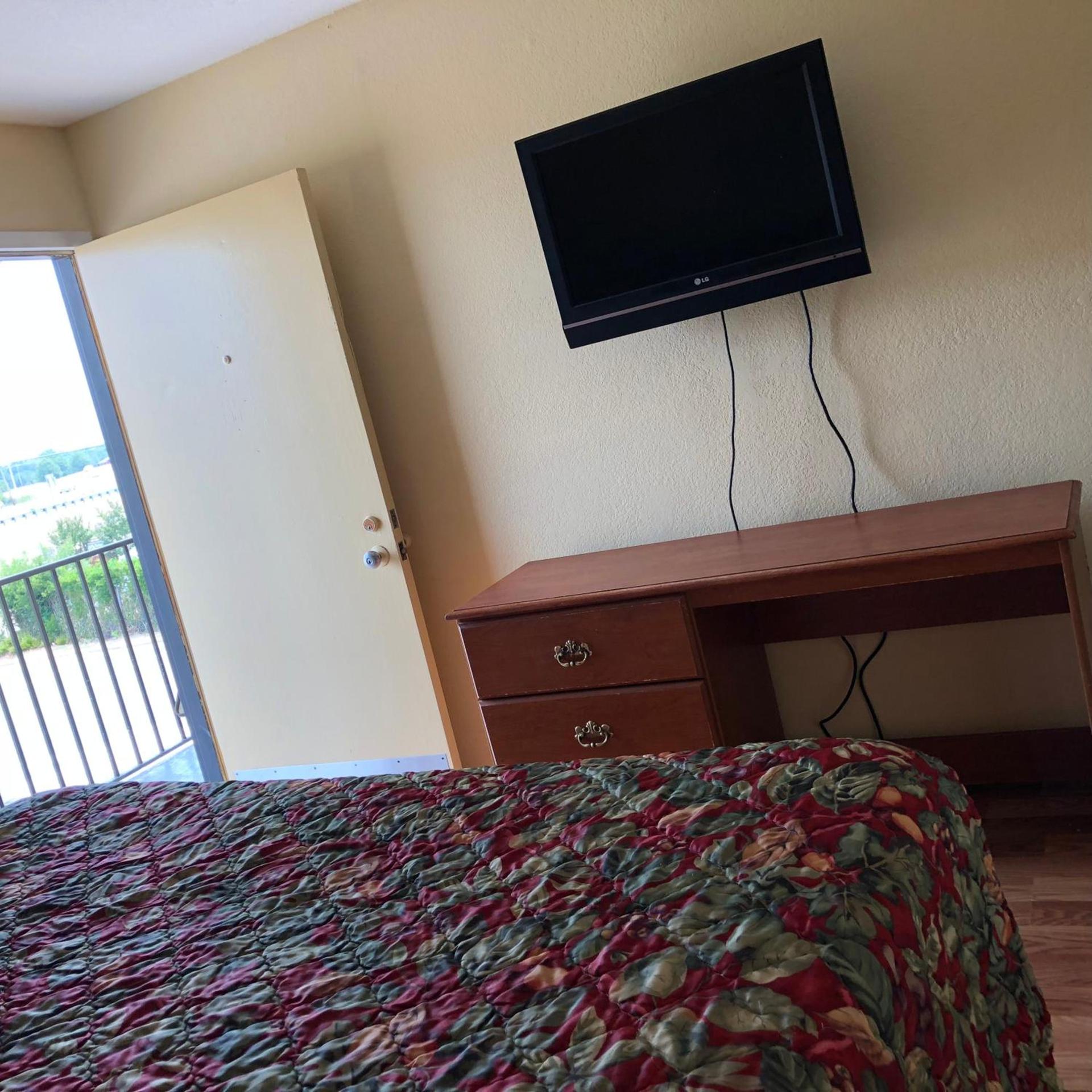Country Host Inn photo 15
