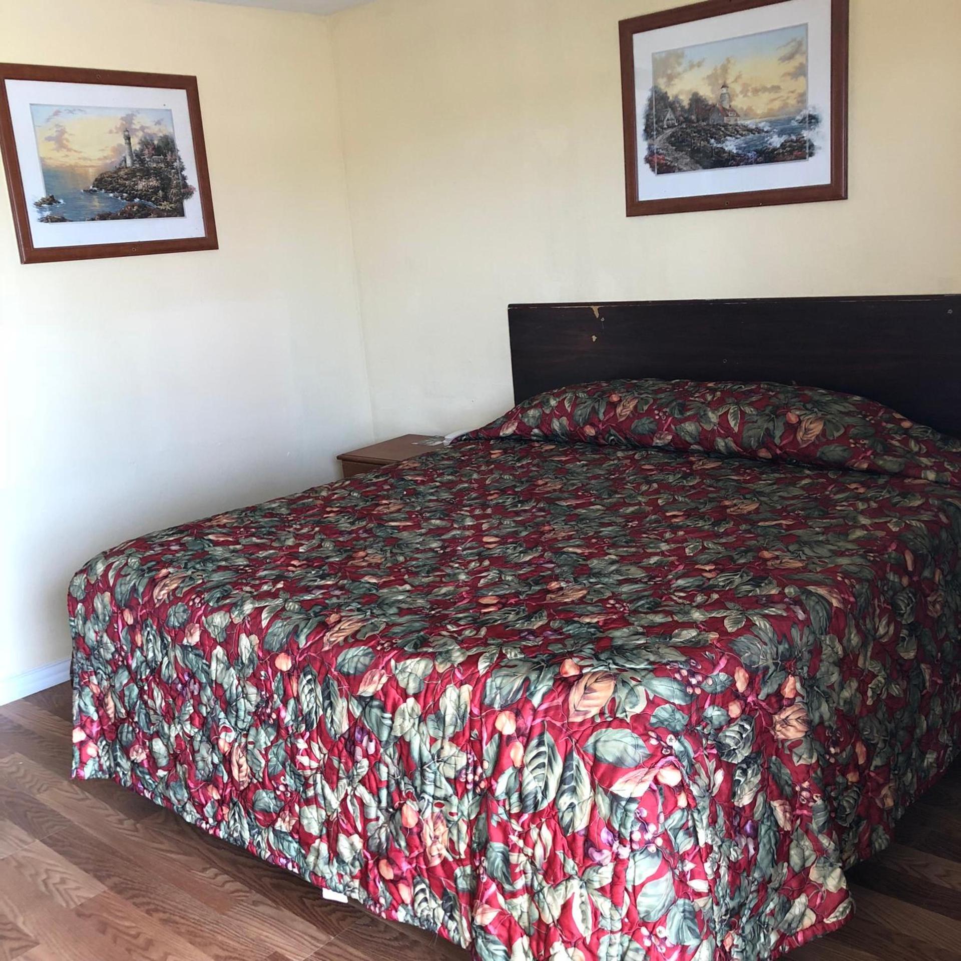 Country Host Inn photo 16