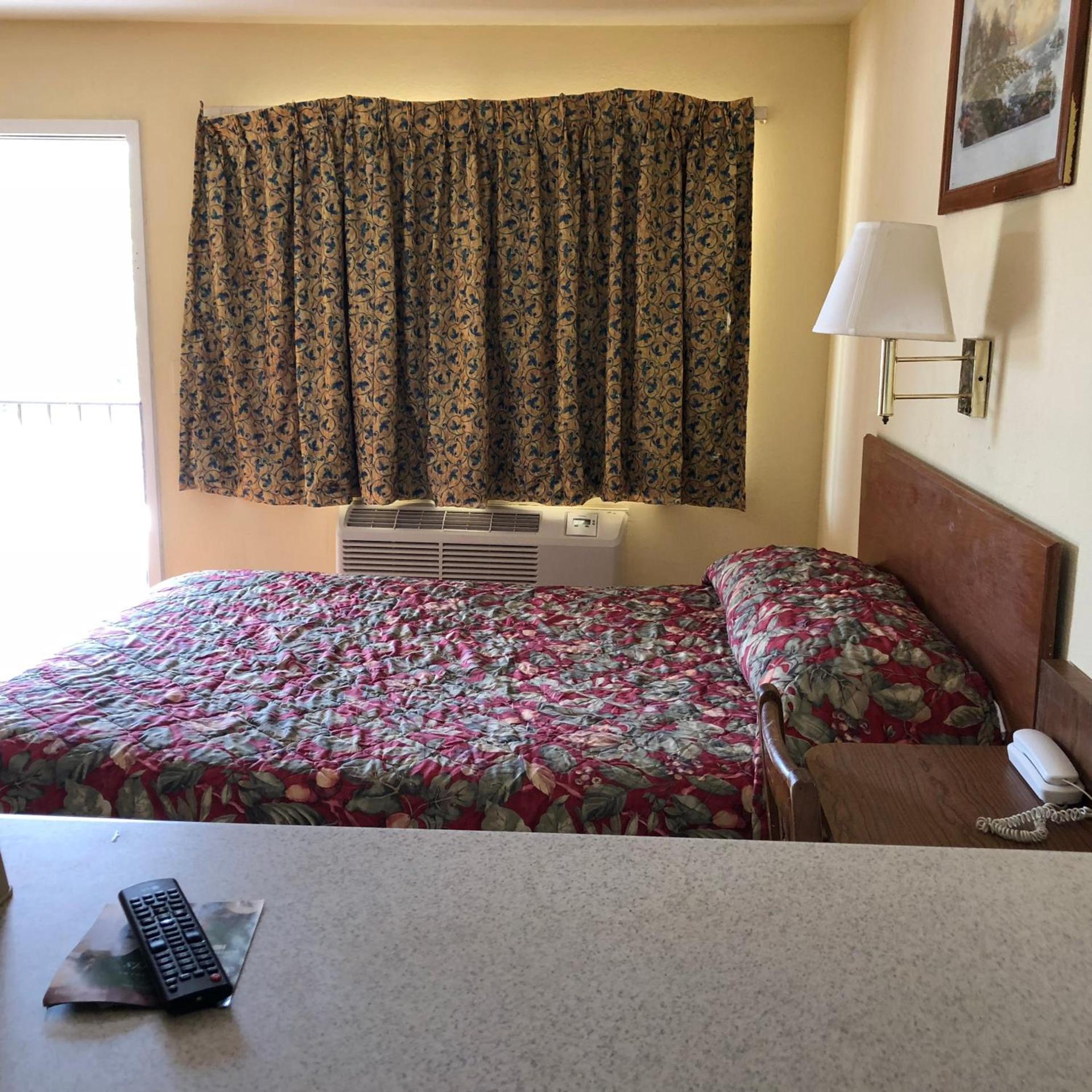 Country Host Inn photo 19
