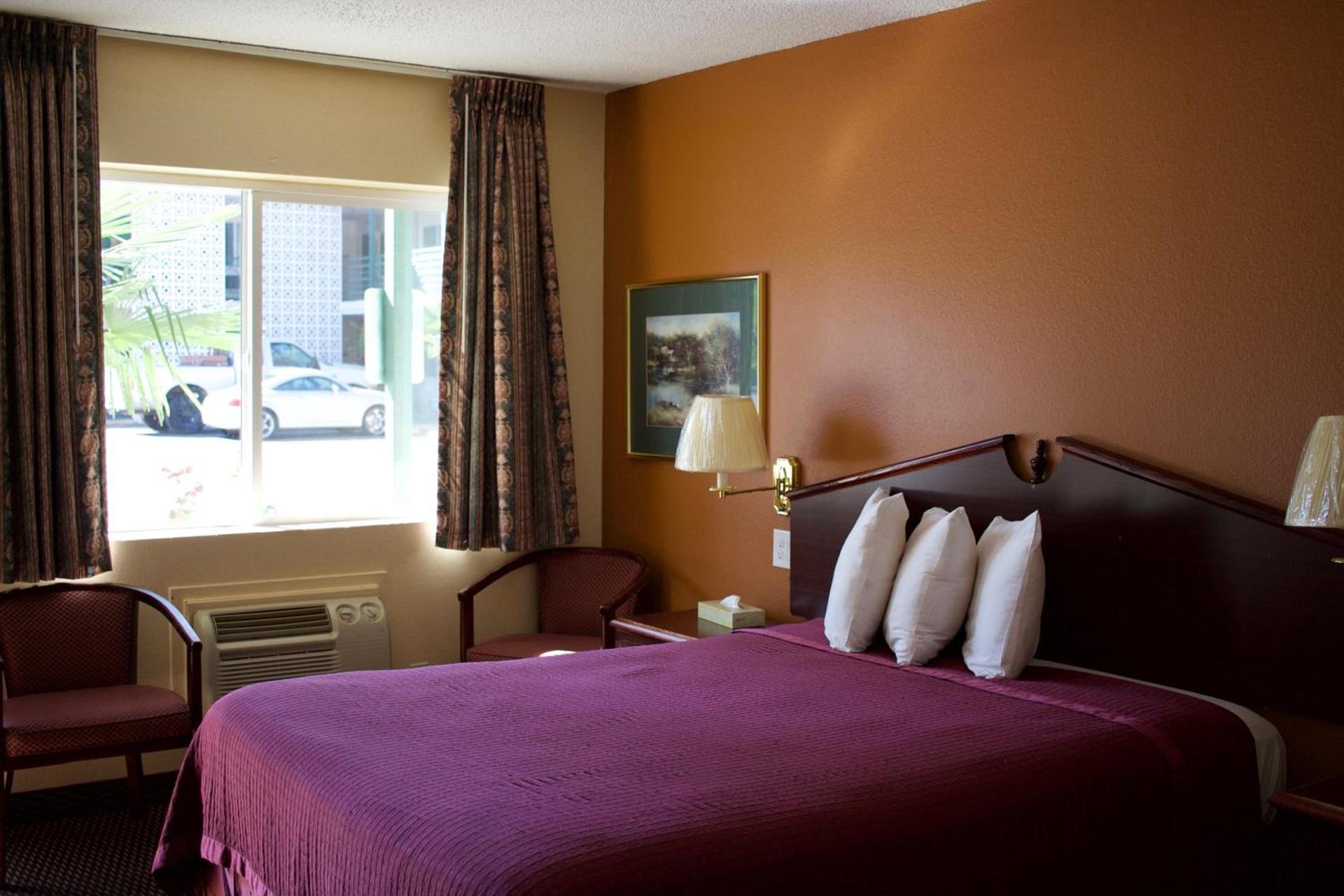 Knights Inn Salem photo 5