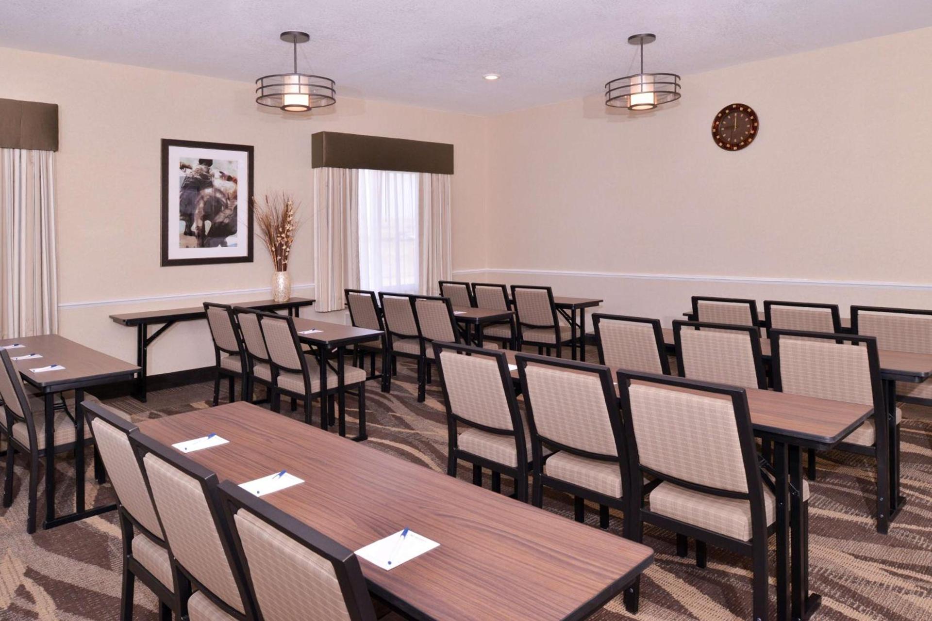Best Western Plus Frontier Inn photo 22