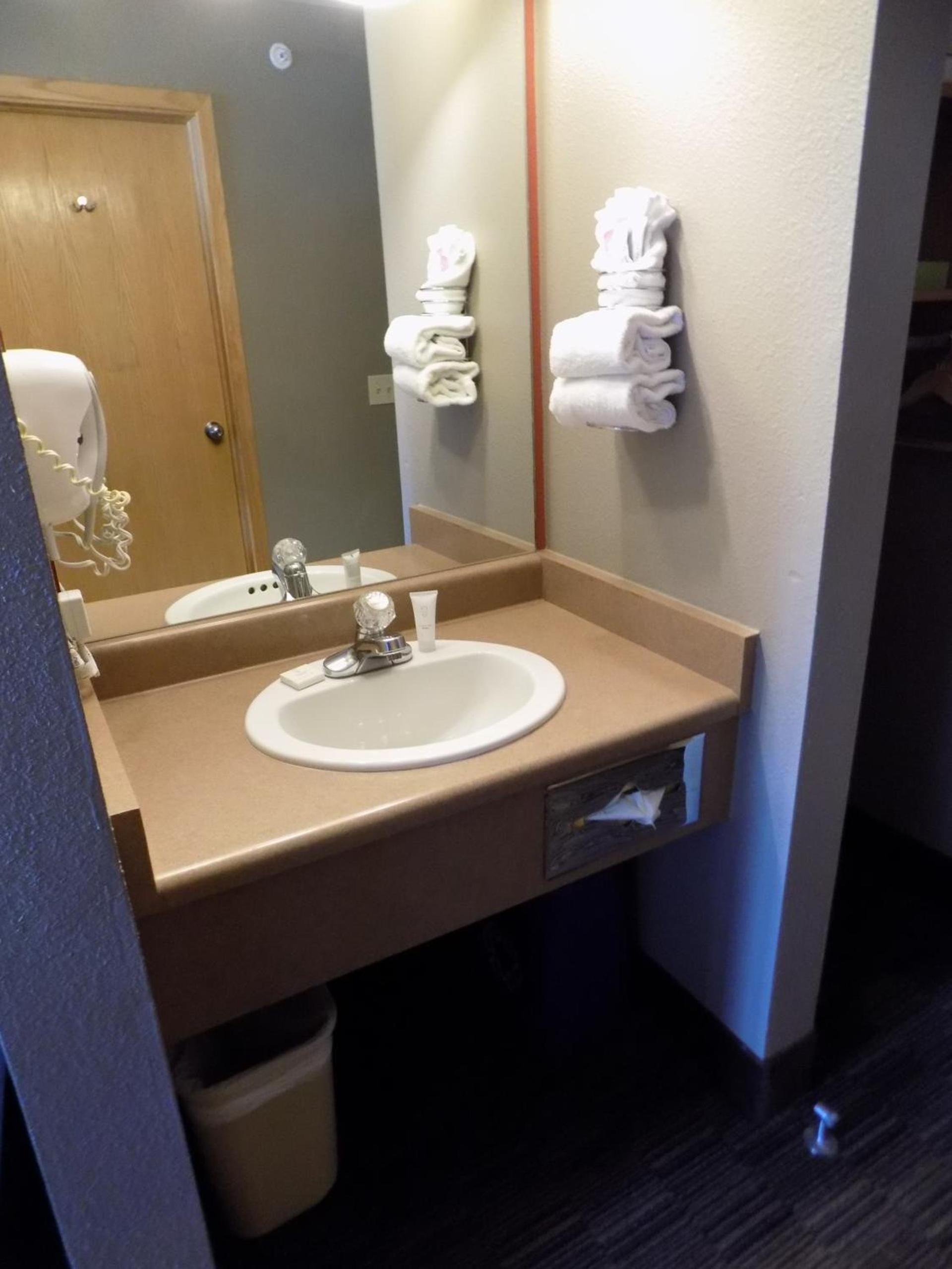 Breck Inn photo 25