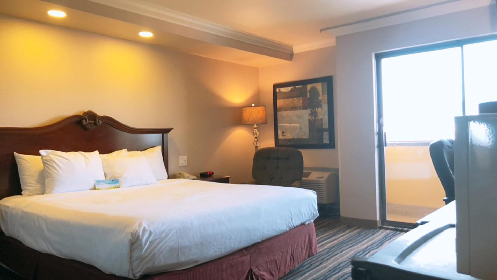 Days Inn by Wyndham Eureka CA photo 42