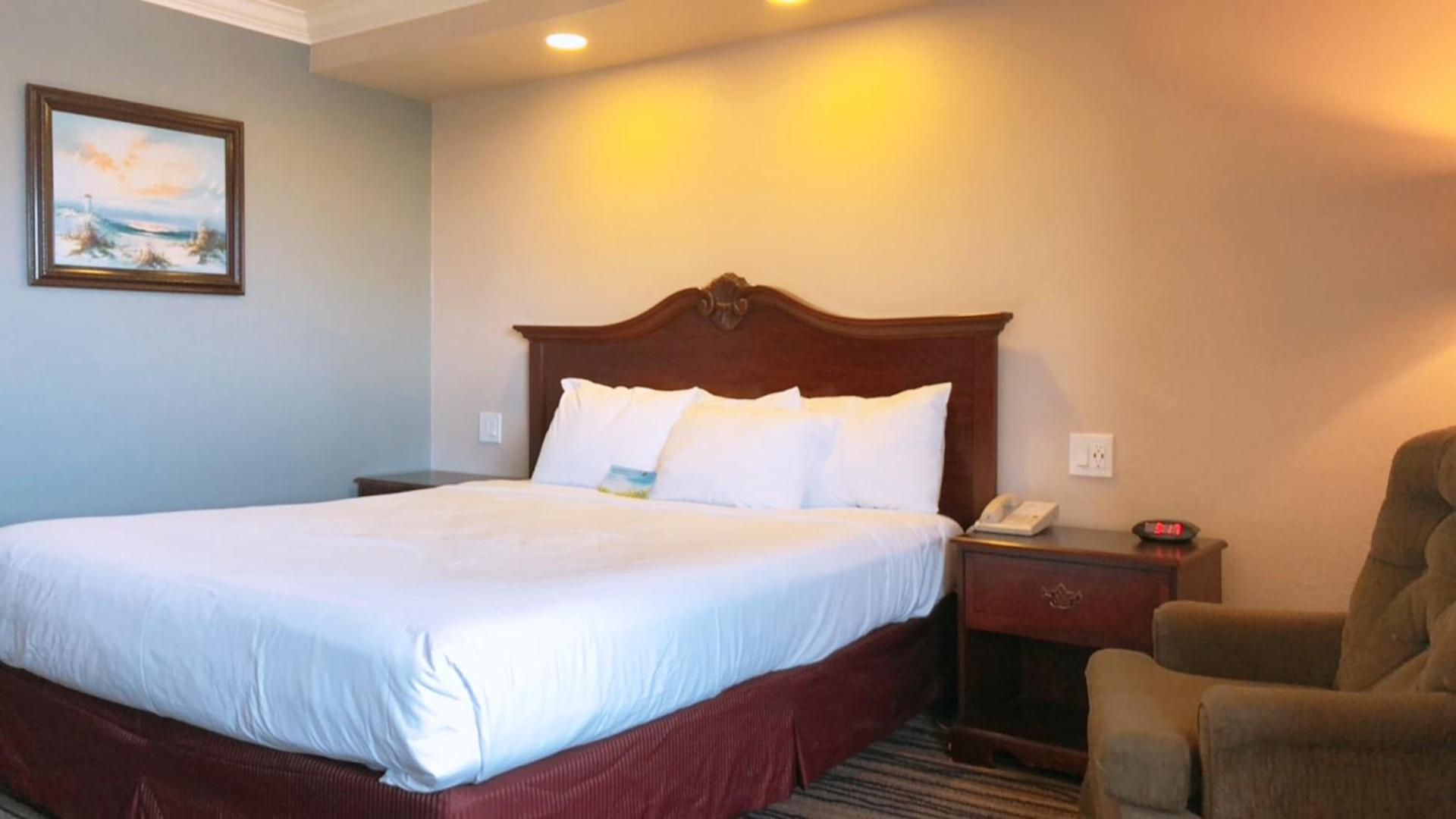 Days Inn by Wyndham Eureka CA photo 41