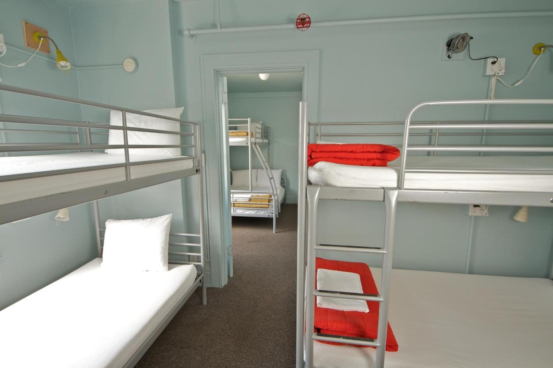American Hotel Hostel photo 8