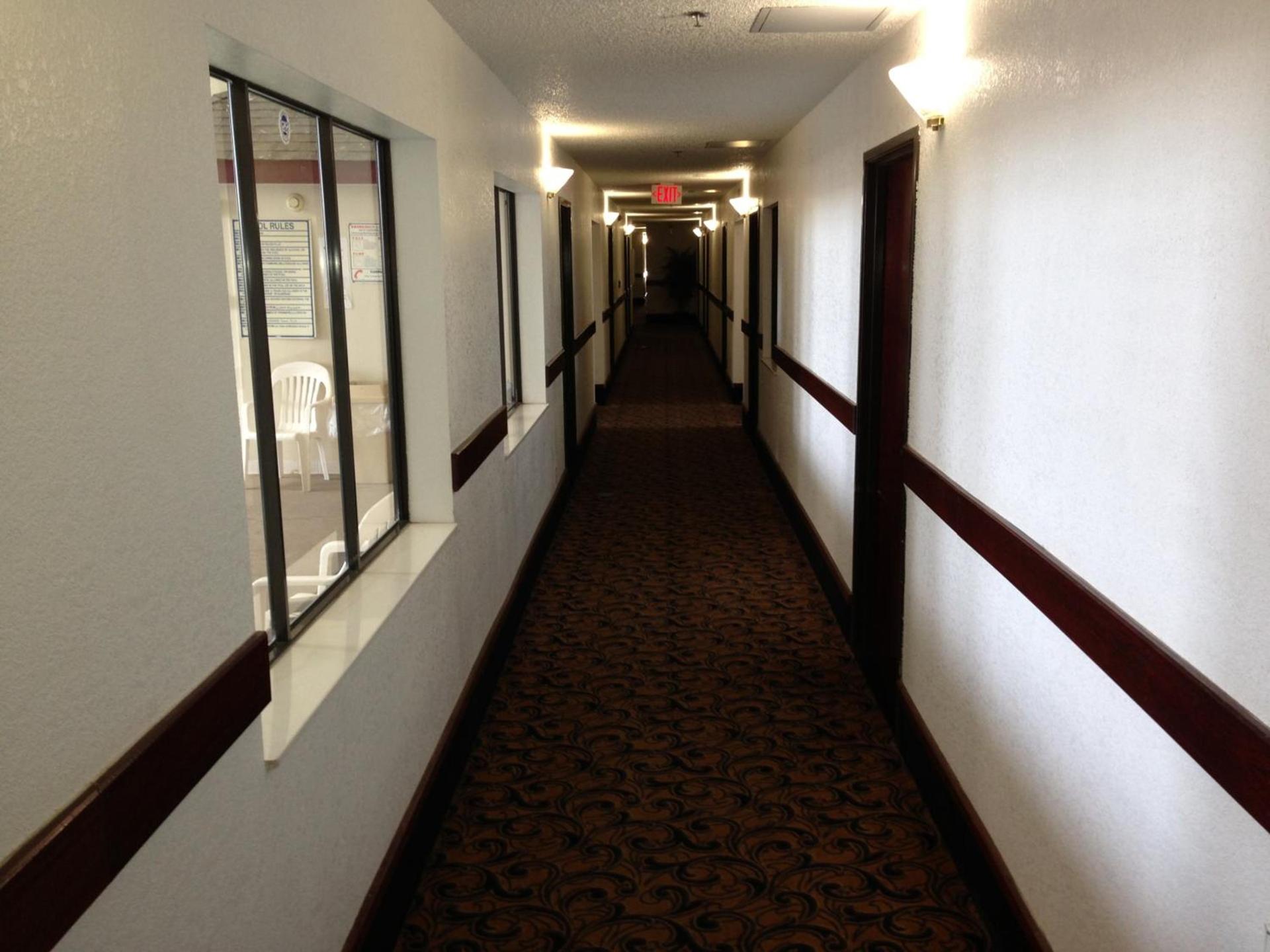 Brentwood Inn & Suites photo 22