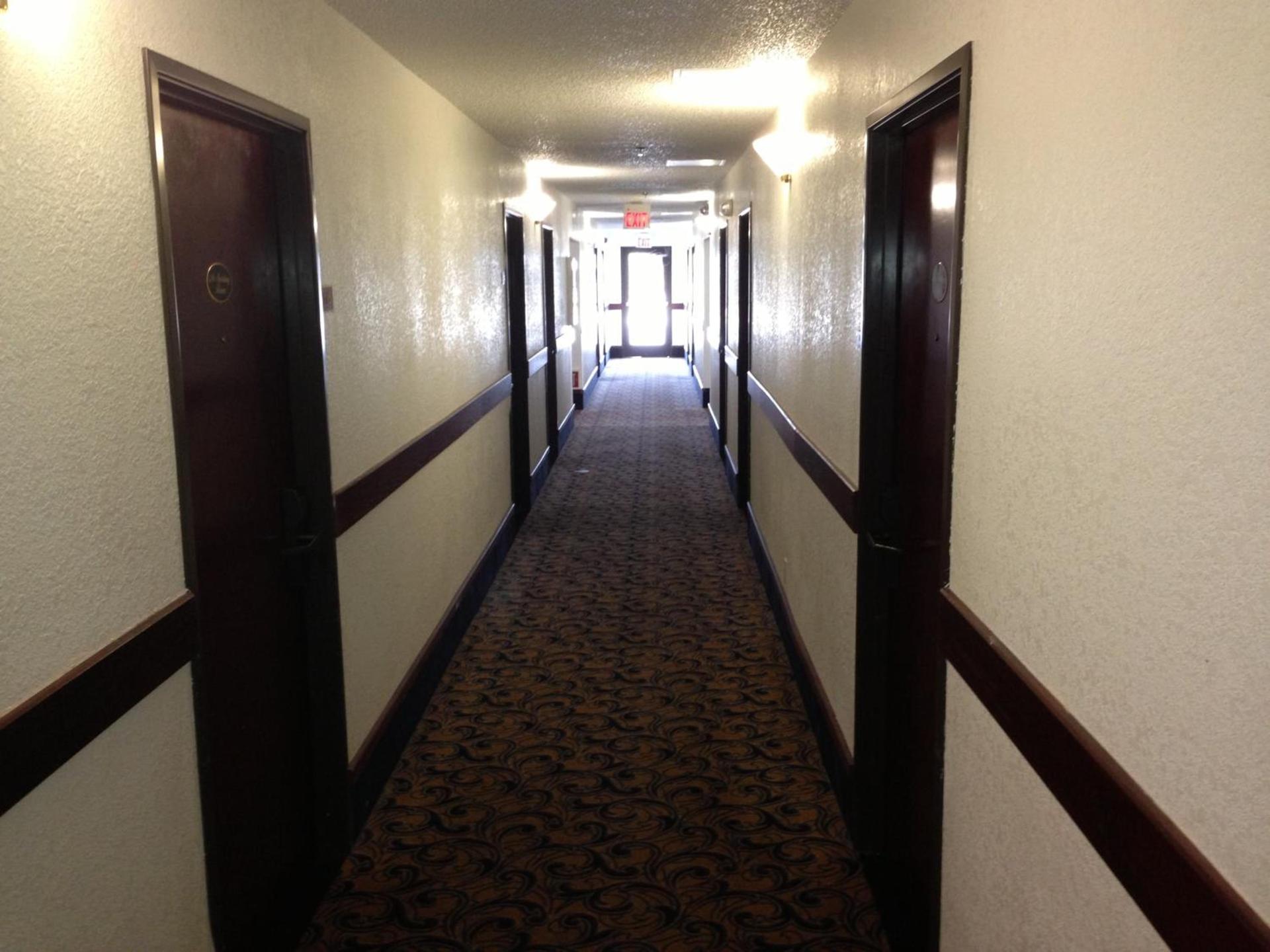 Brentwood Inn & Suites photo 23