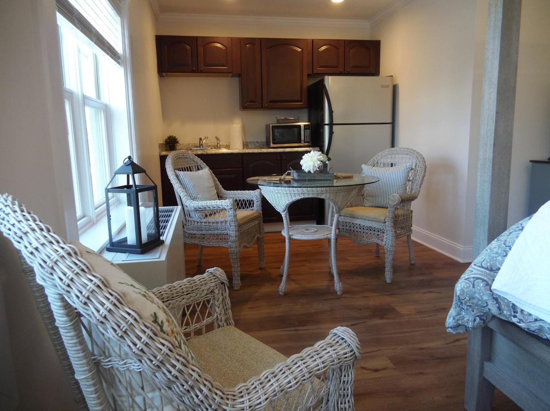 Harbor House Inn photo 11