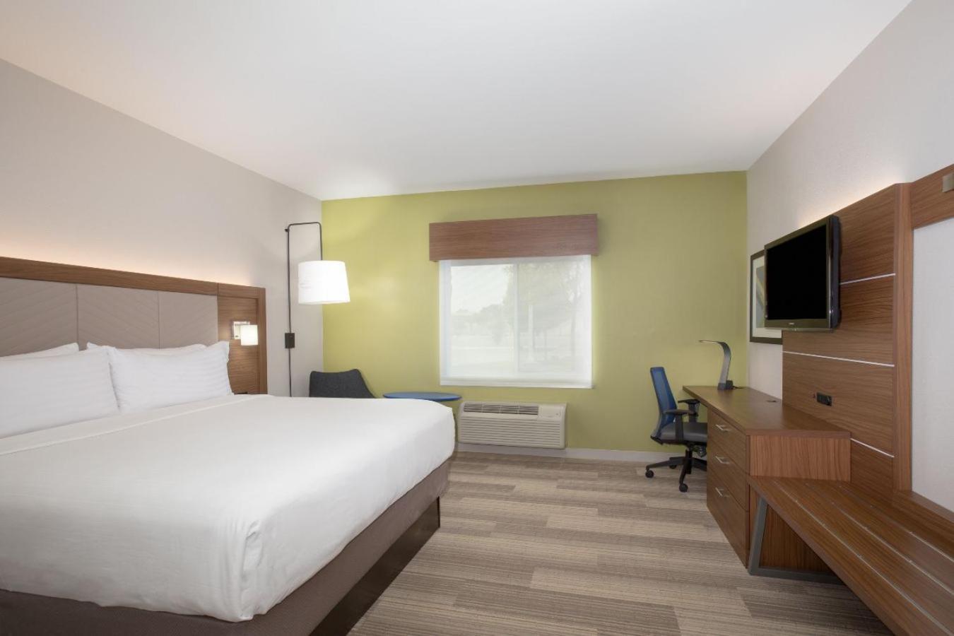 Holiday Inn Express & Suites Amarillo by IHG photo 3