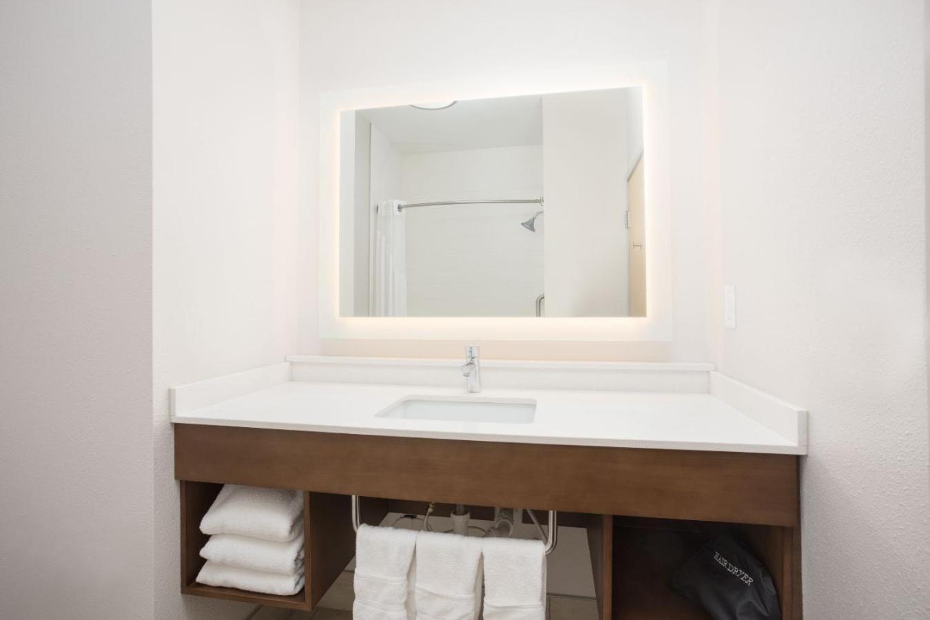 Holiday Inn Express & Suites Amarillo by IHG photo 4