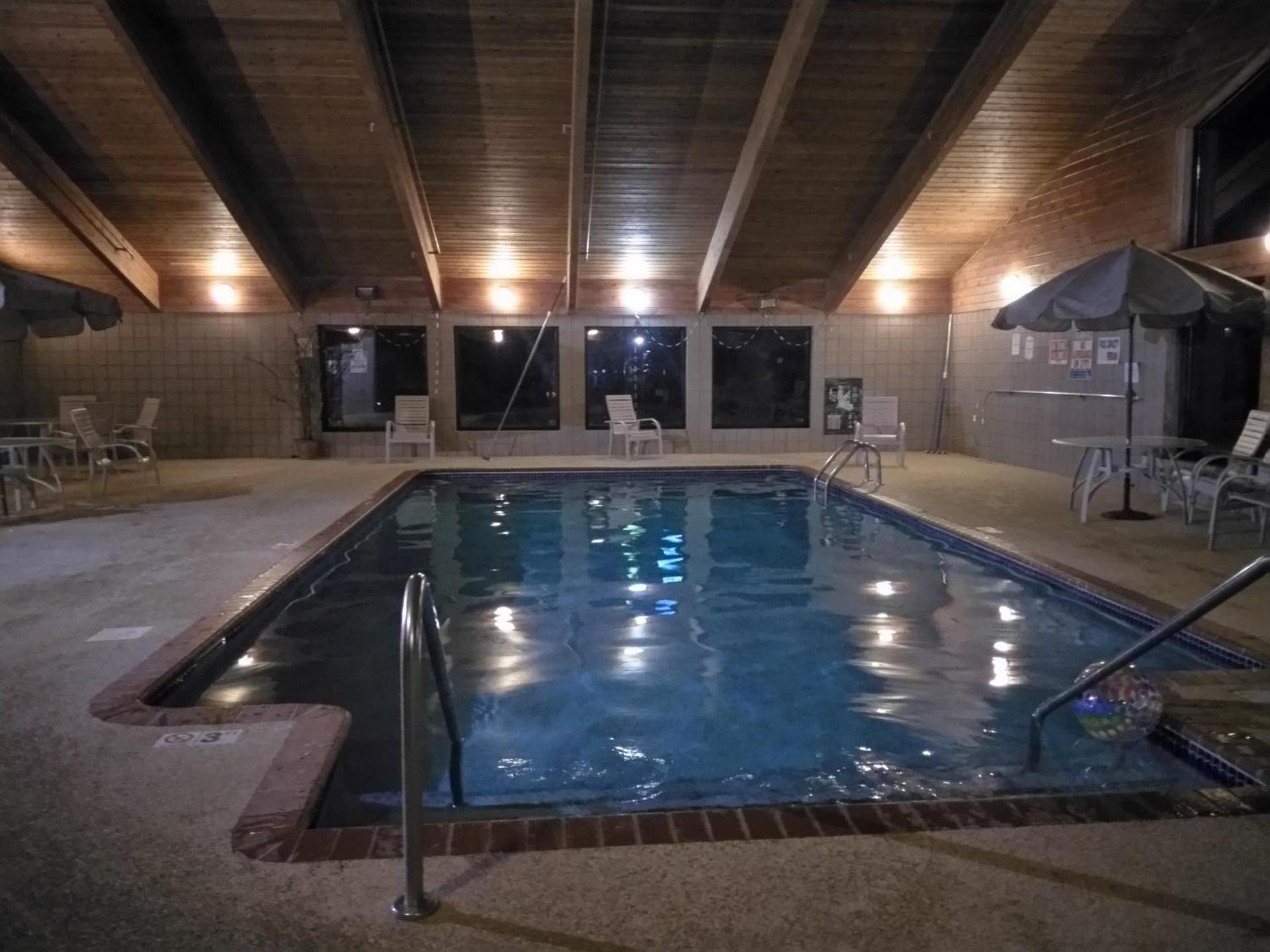 Madelia Hotel & Suites photo 43
