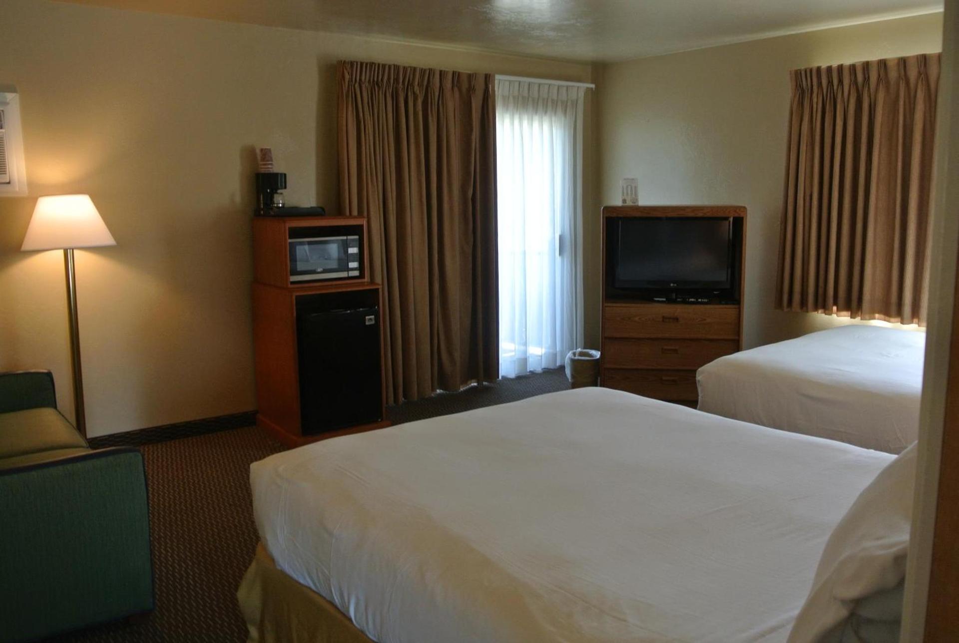 Vino Inn & Suites photo 4