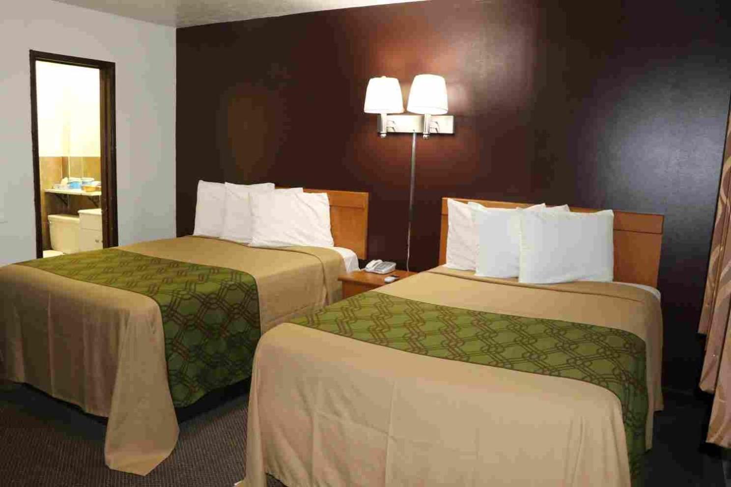 Western motel photo 35