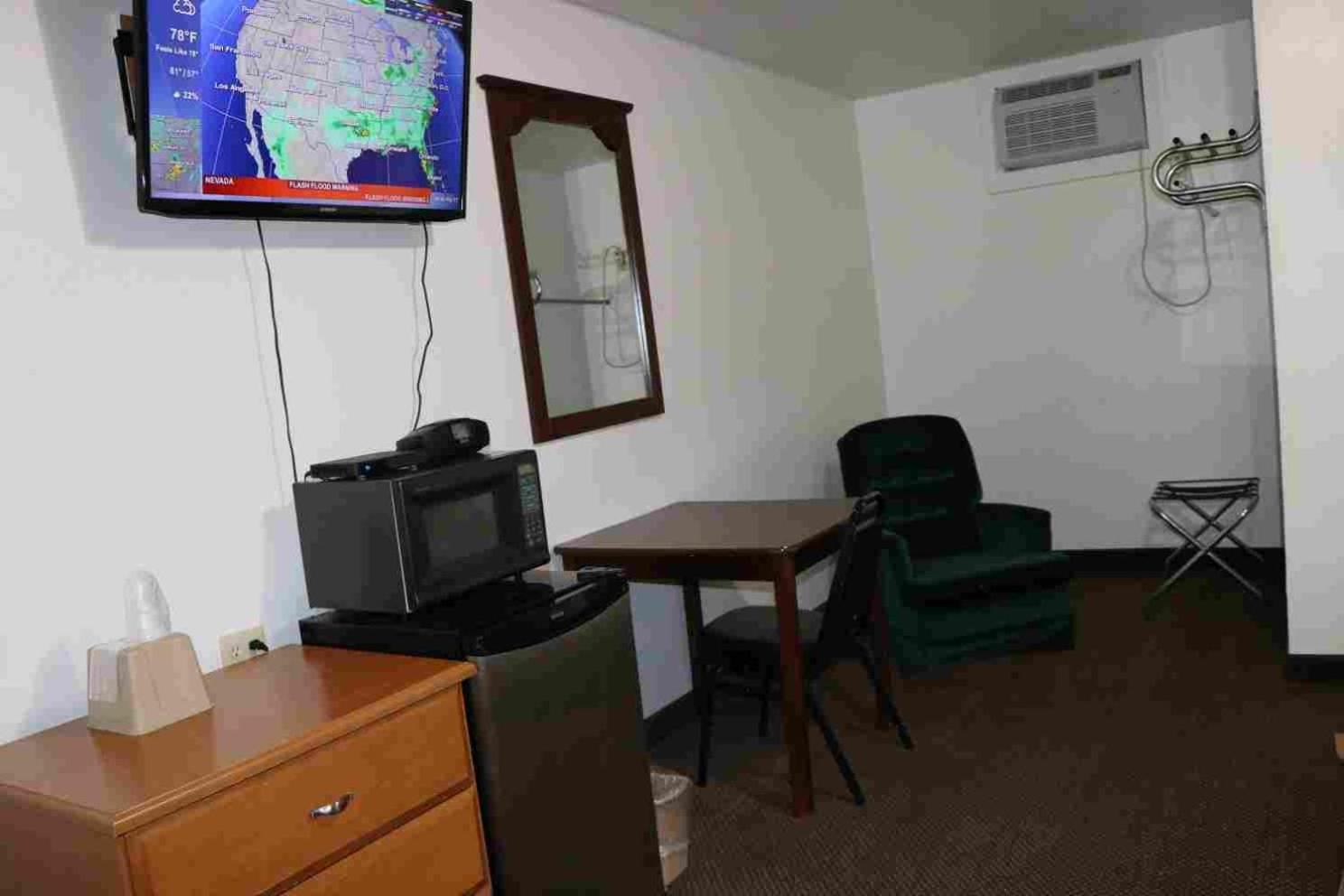 Western motel photo 37