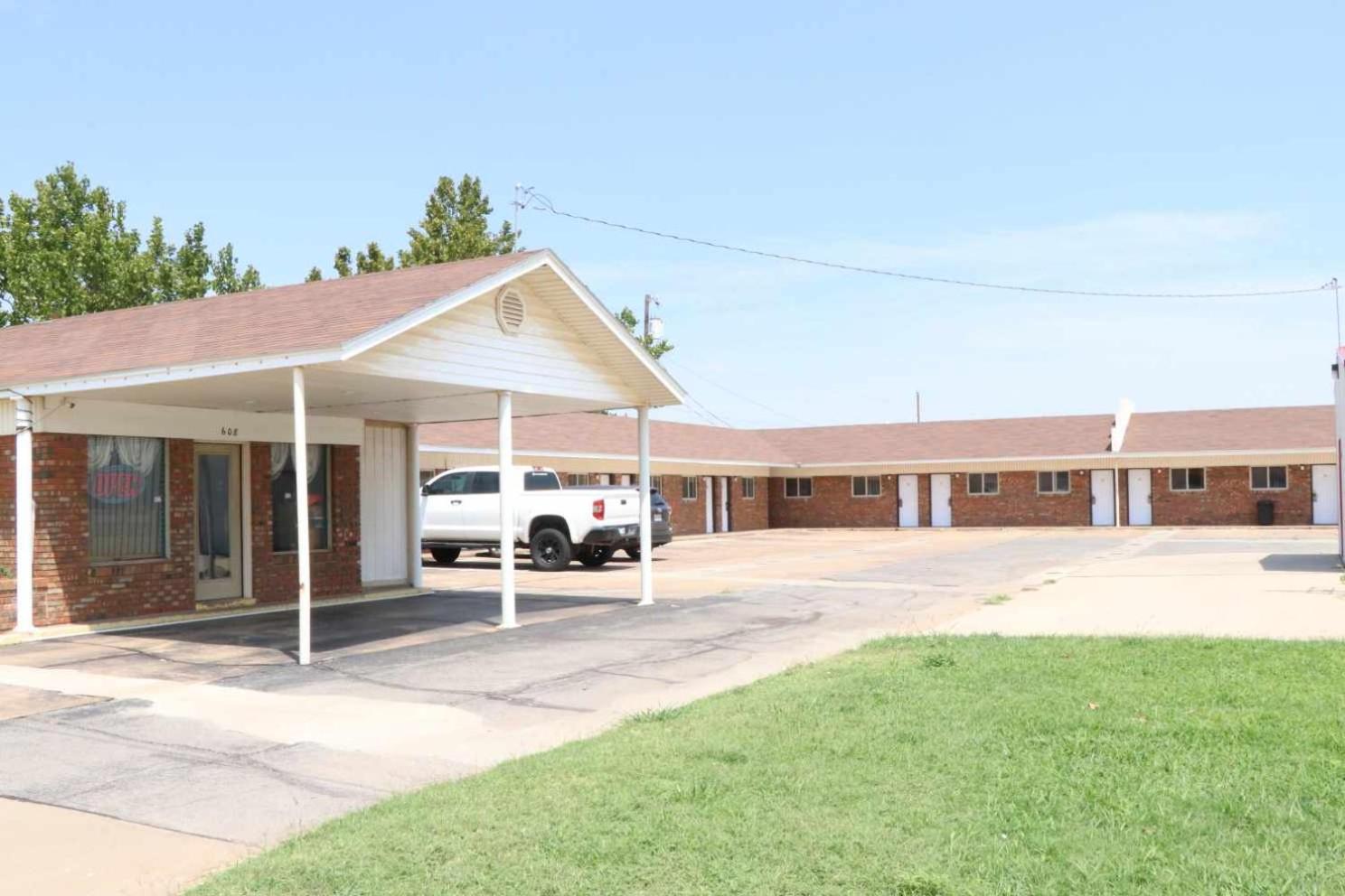 Western motel photo 6
