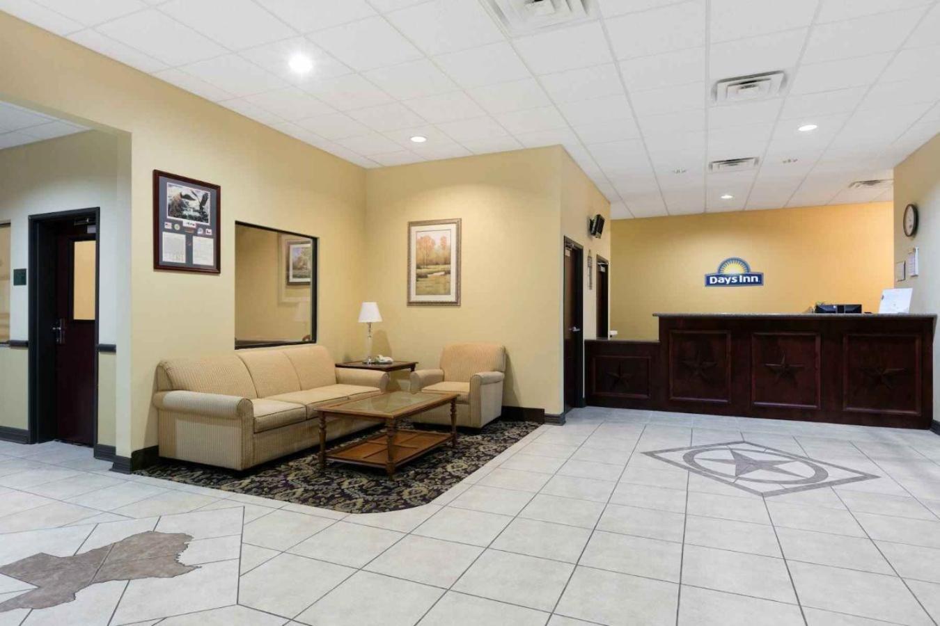 Days Inn by Wyndham Salado photo 2