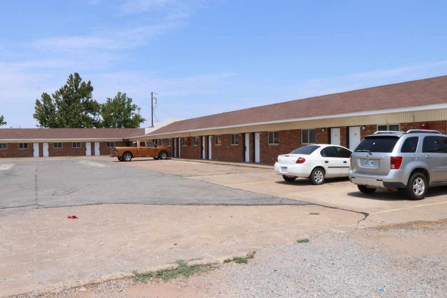 Western motel photo 7