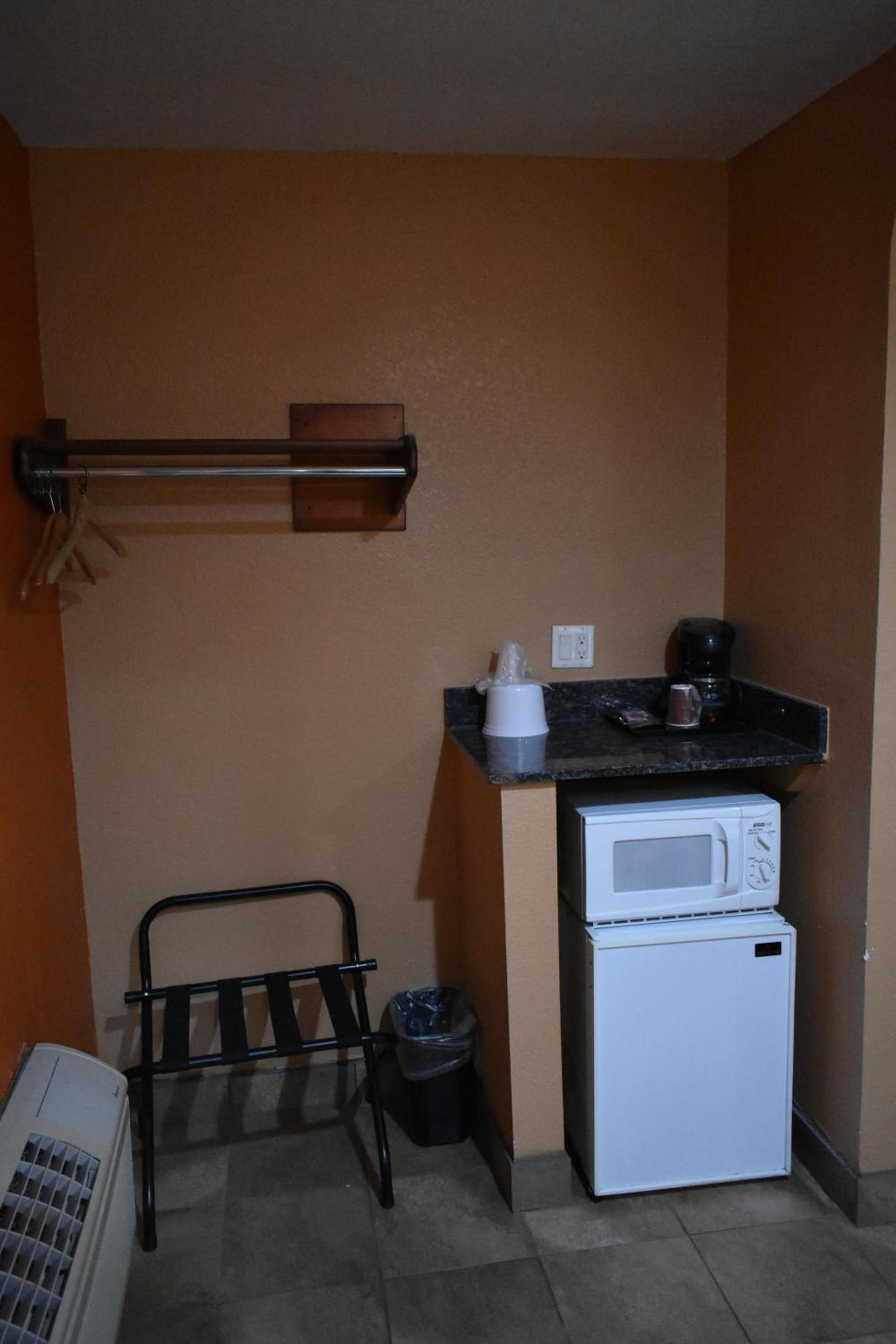 Apex Inn photo 18