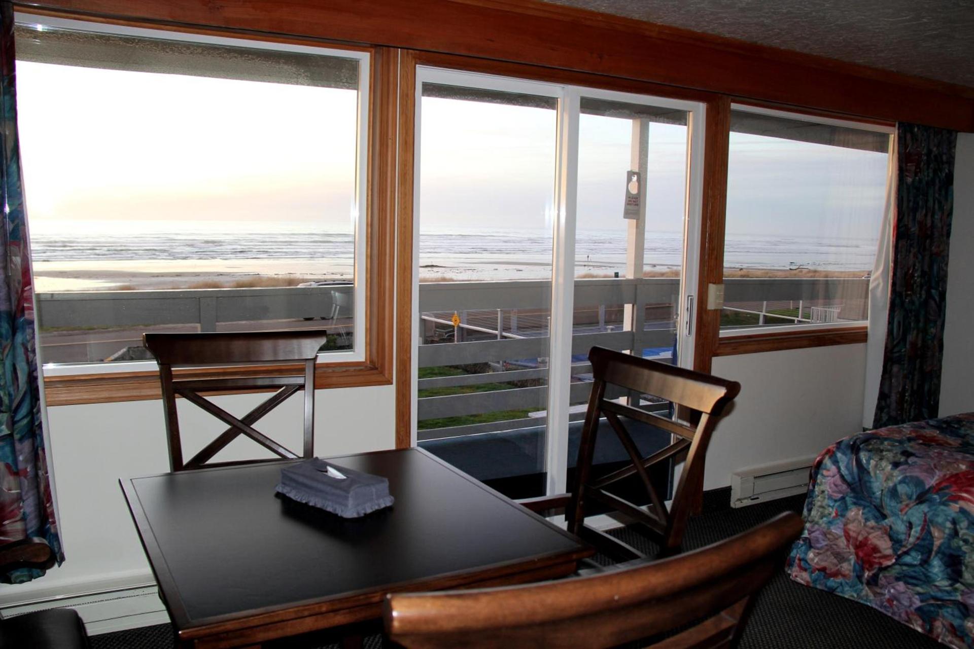Sunset Surf Motel photo 29