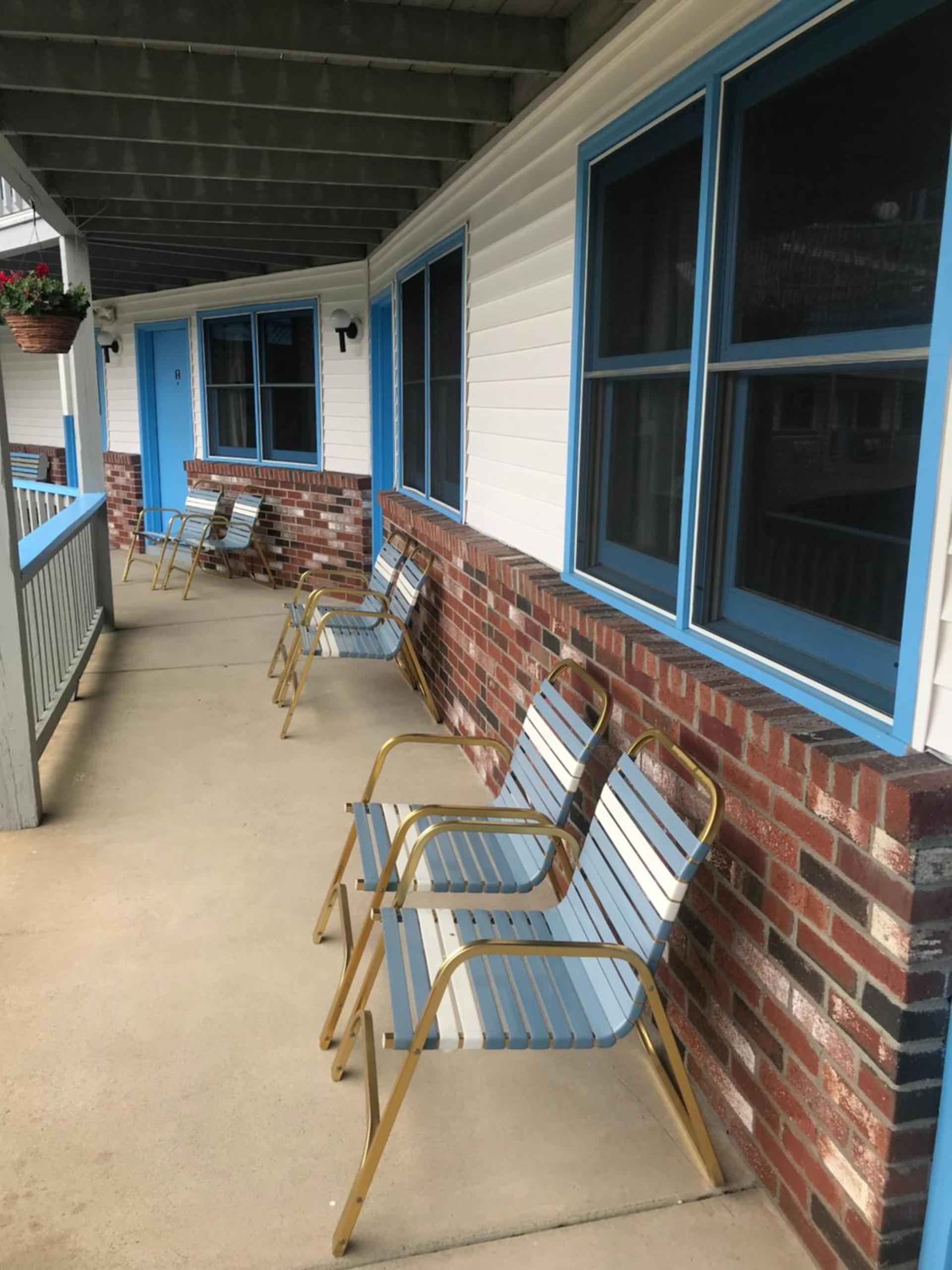 Four Seasons Motor Inn photo 46