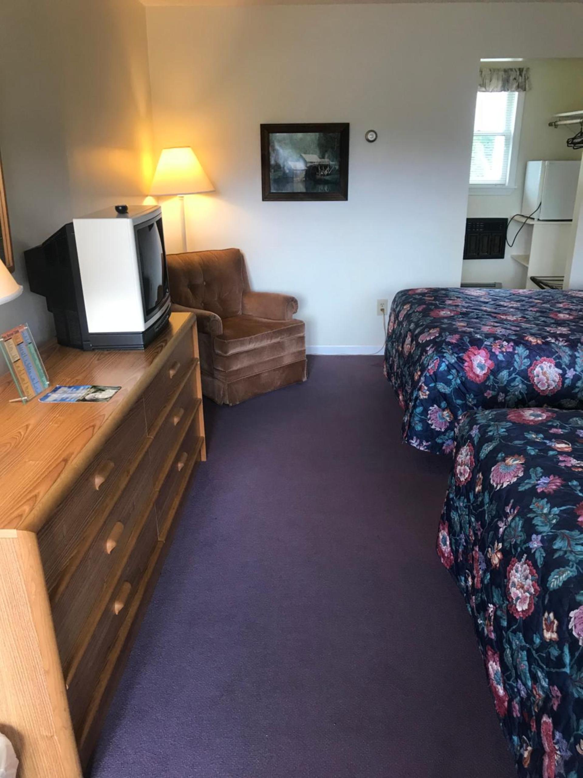 Four Seasons Motor Inn photo 27