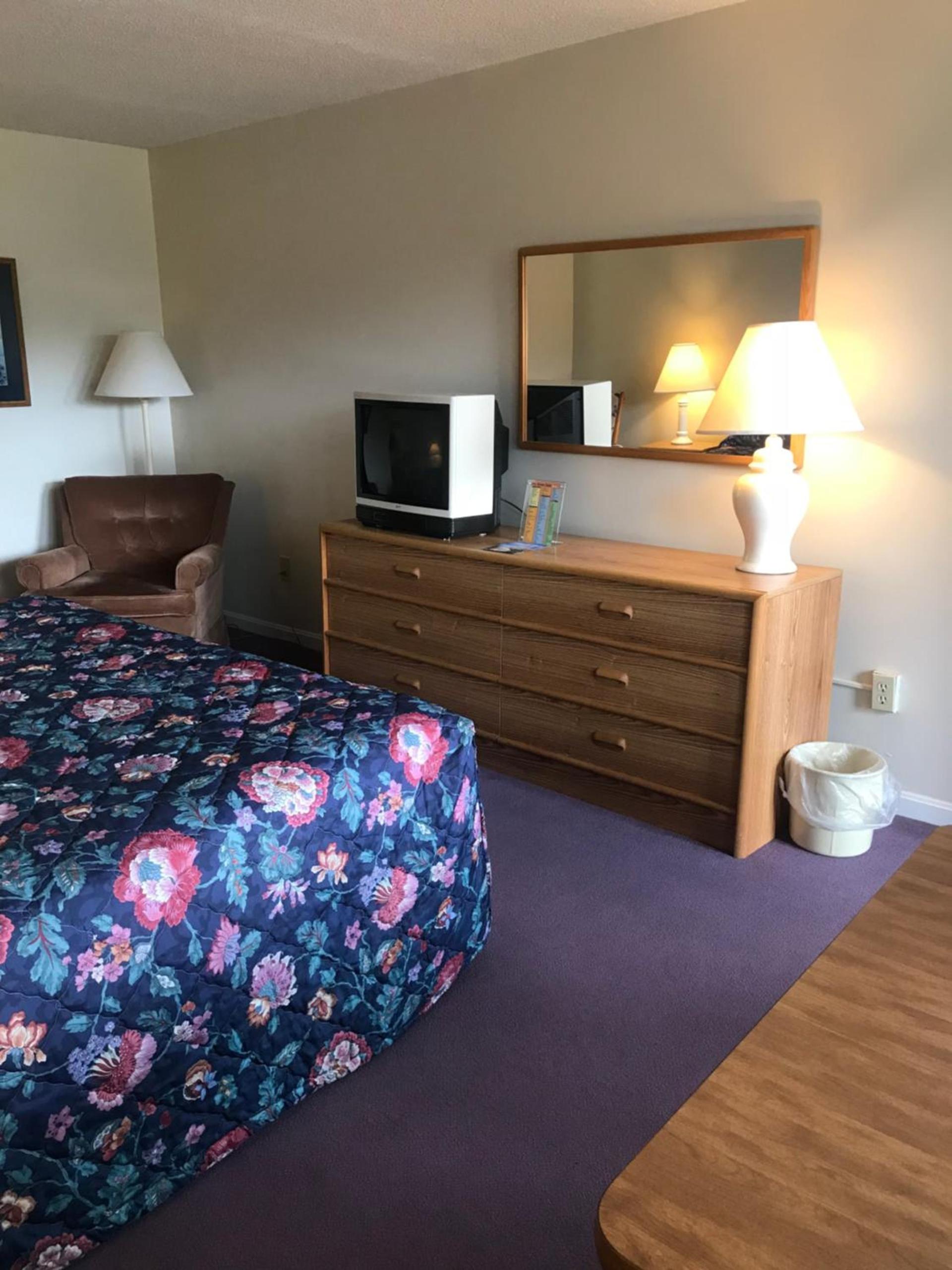 Four Seasons Motor Inn photo 16